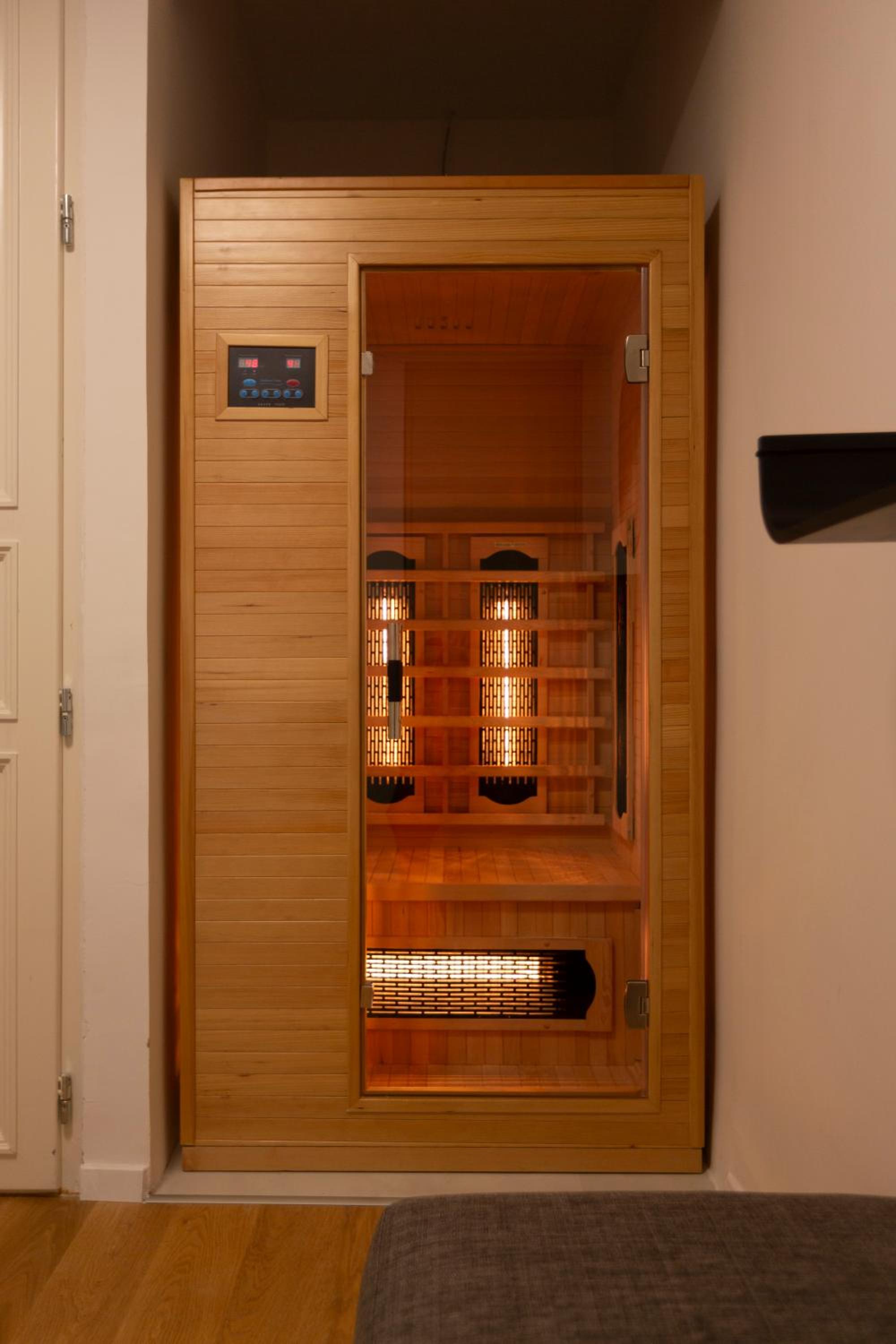Luxurious Minimalist Residence with Sauna by Prestige Homes view 4