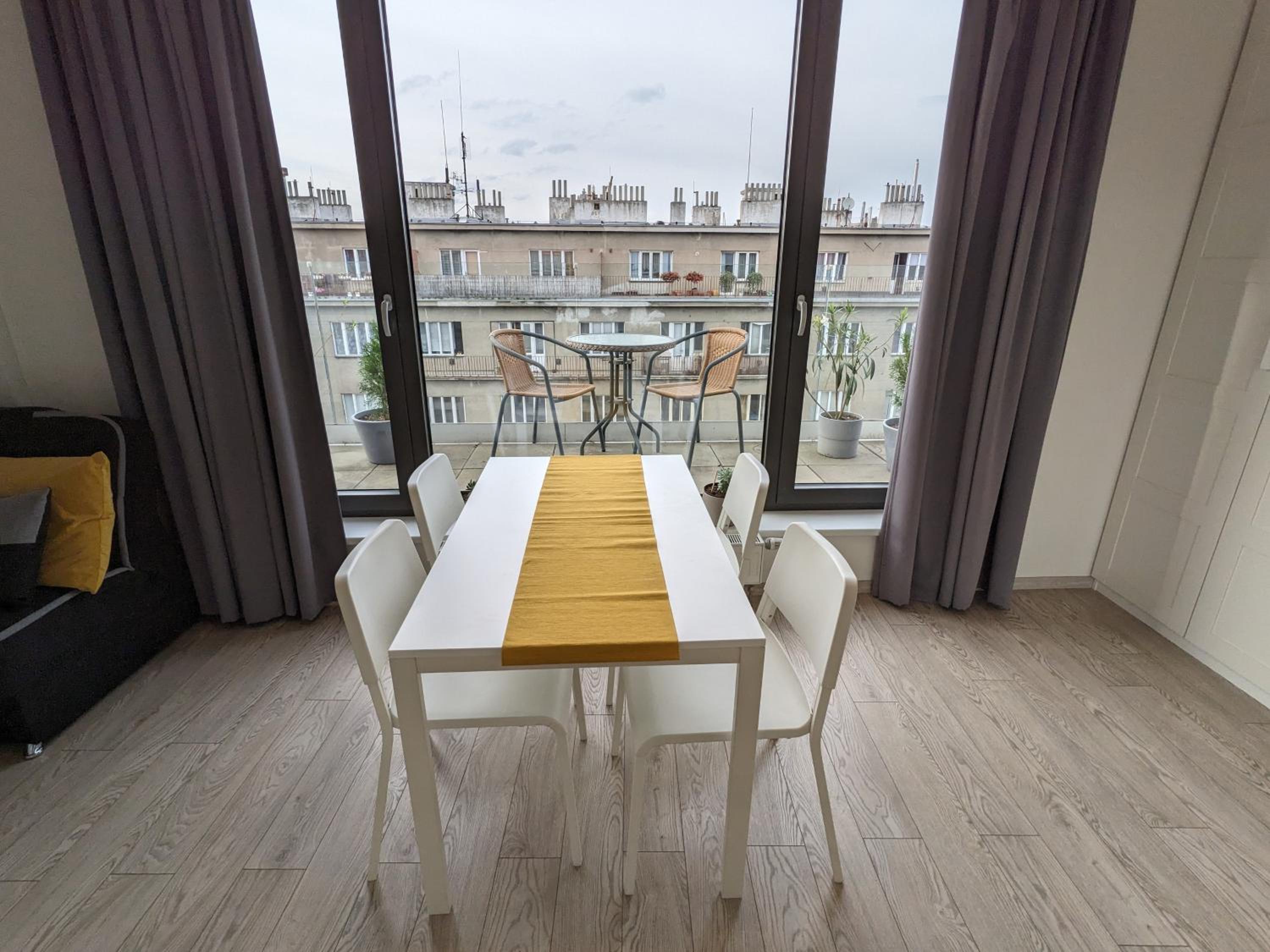 Cozy Apartment with Big Terrace in Central Prague - Karlín