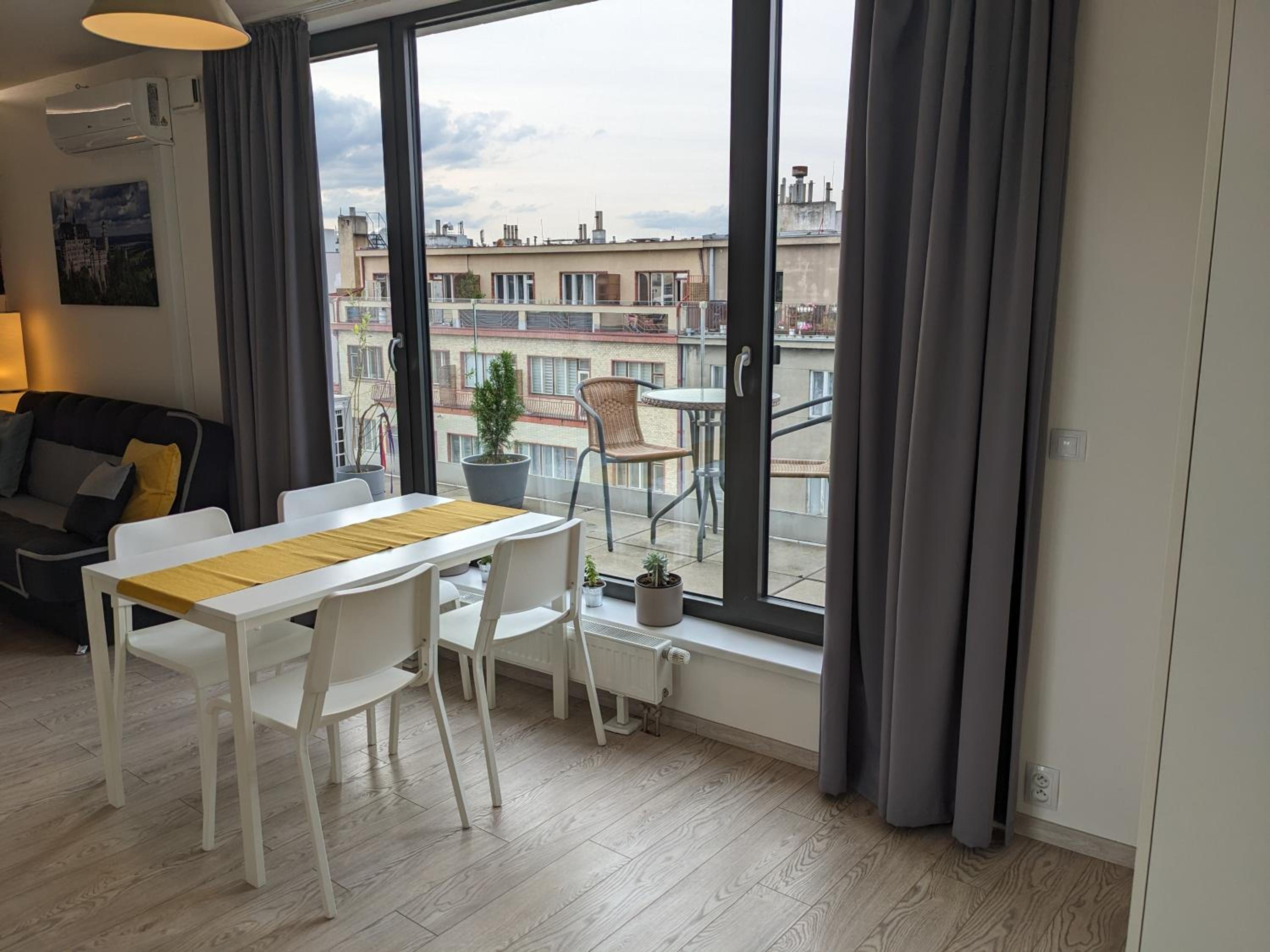 Cozy Apartment with Big Terrace in Central Prague - Karlín