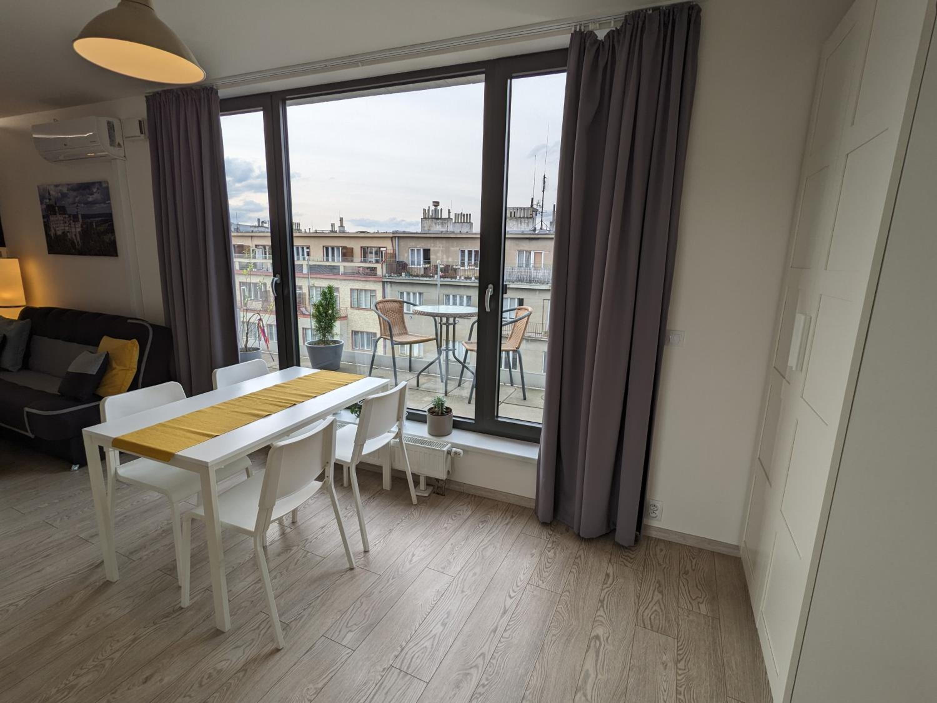 Cozy Apartment with Big Terrace in Central Prague - Karlín