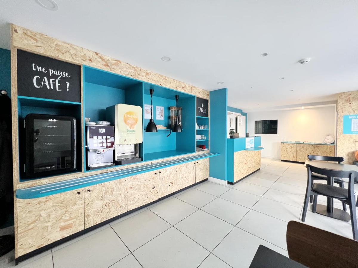 hotel reception
