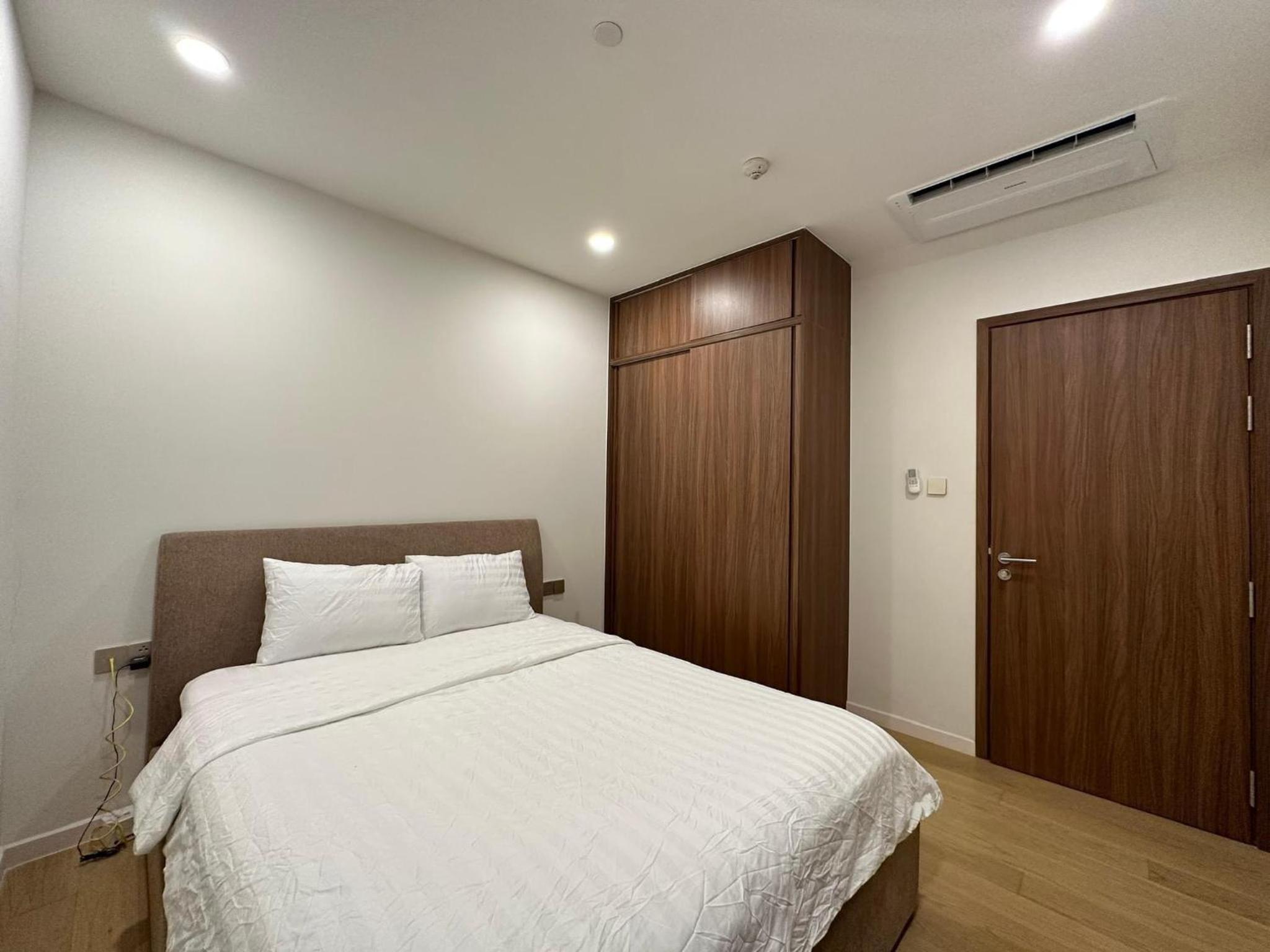THE CREST-Central Saigon Riverside -Free POOL-GYM-SAUNA Room-YOGA Room