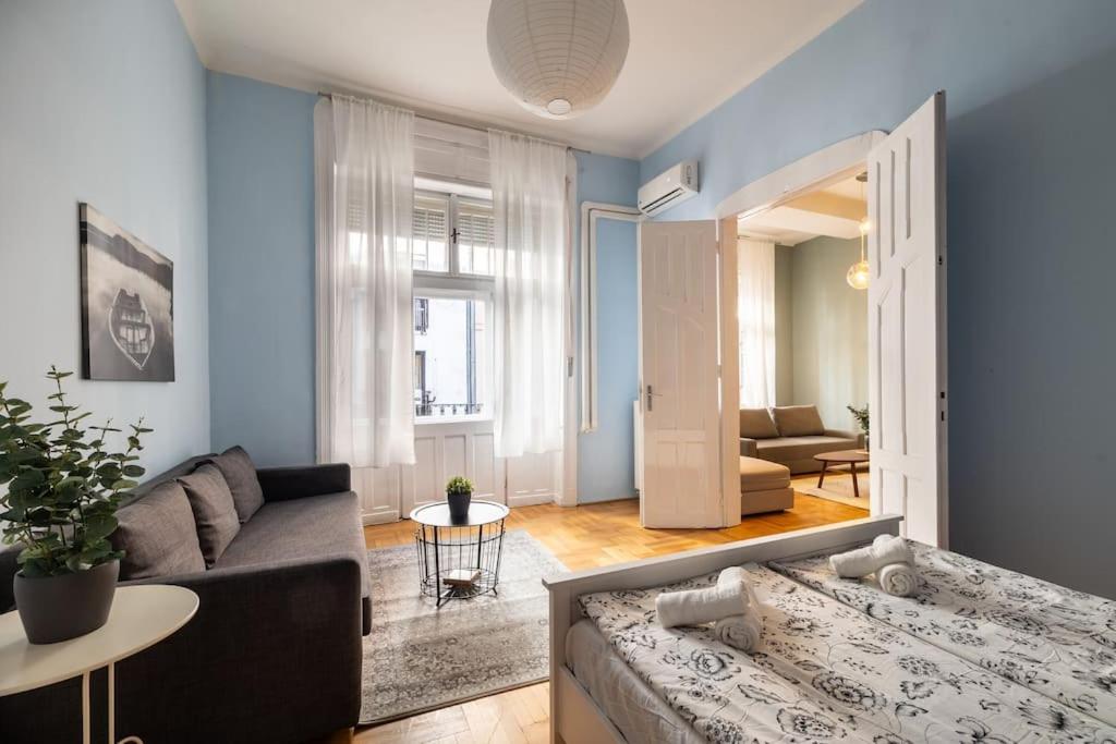 Ermosa apartment