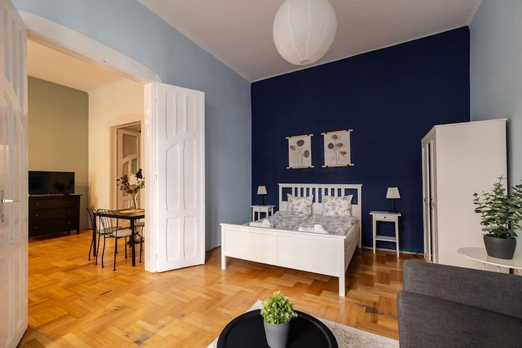 Ermosa apartment