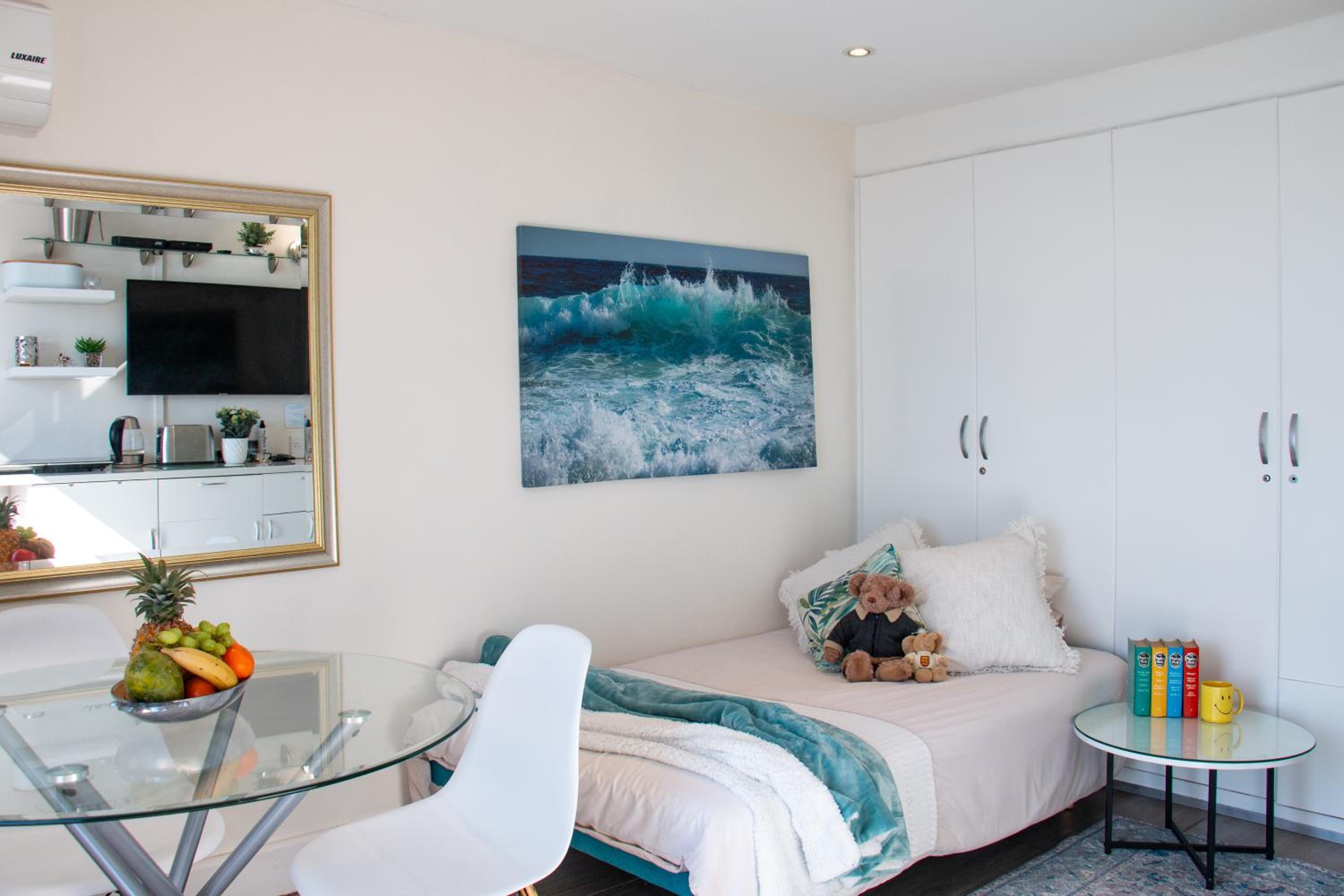185 on BEACH Boutique Suites