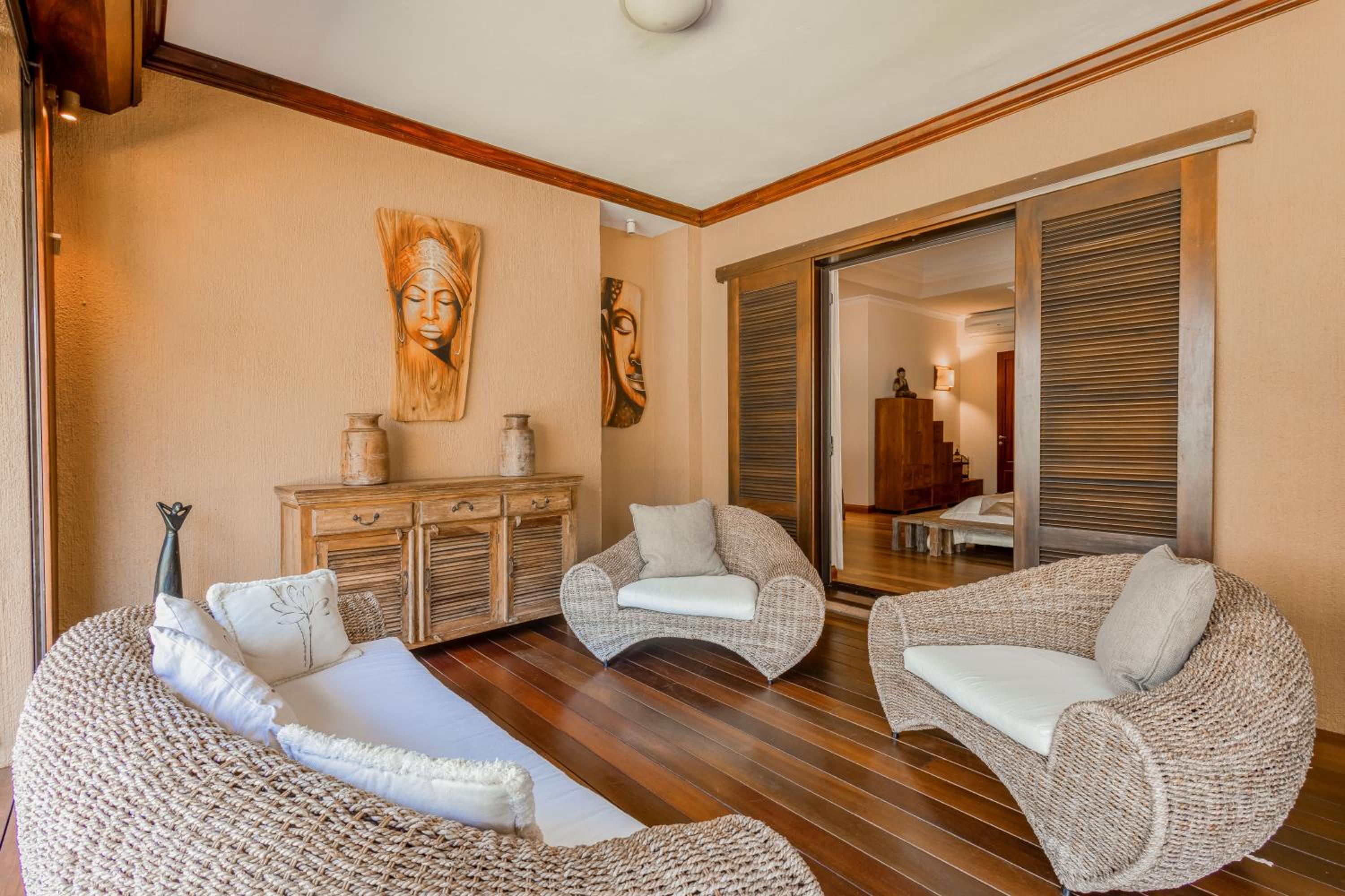 Villa sur le golf avec piscine et jardin tropical view 2