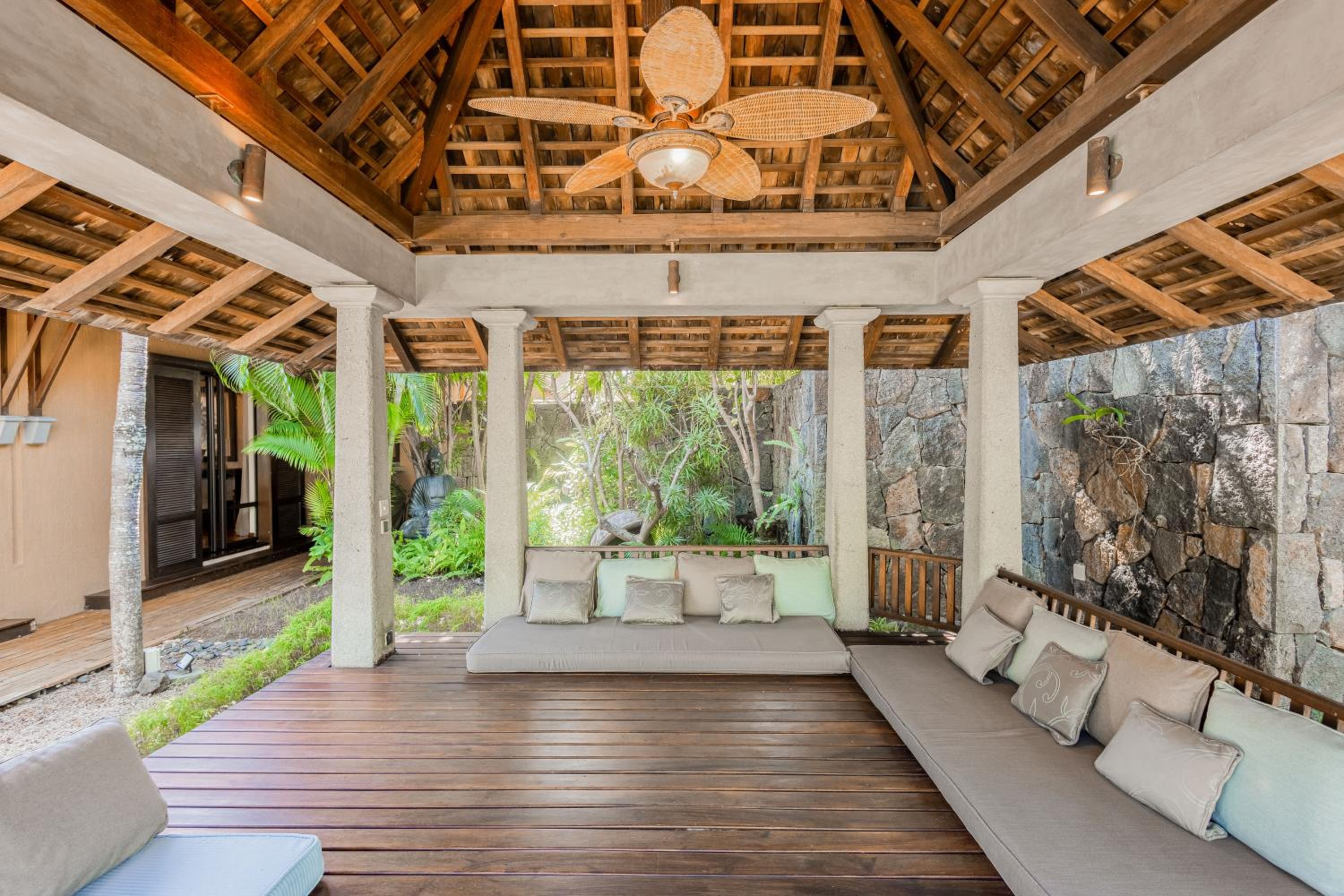 Villa sur le golf avec piscine et jardin tropical view 4