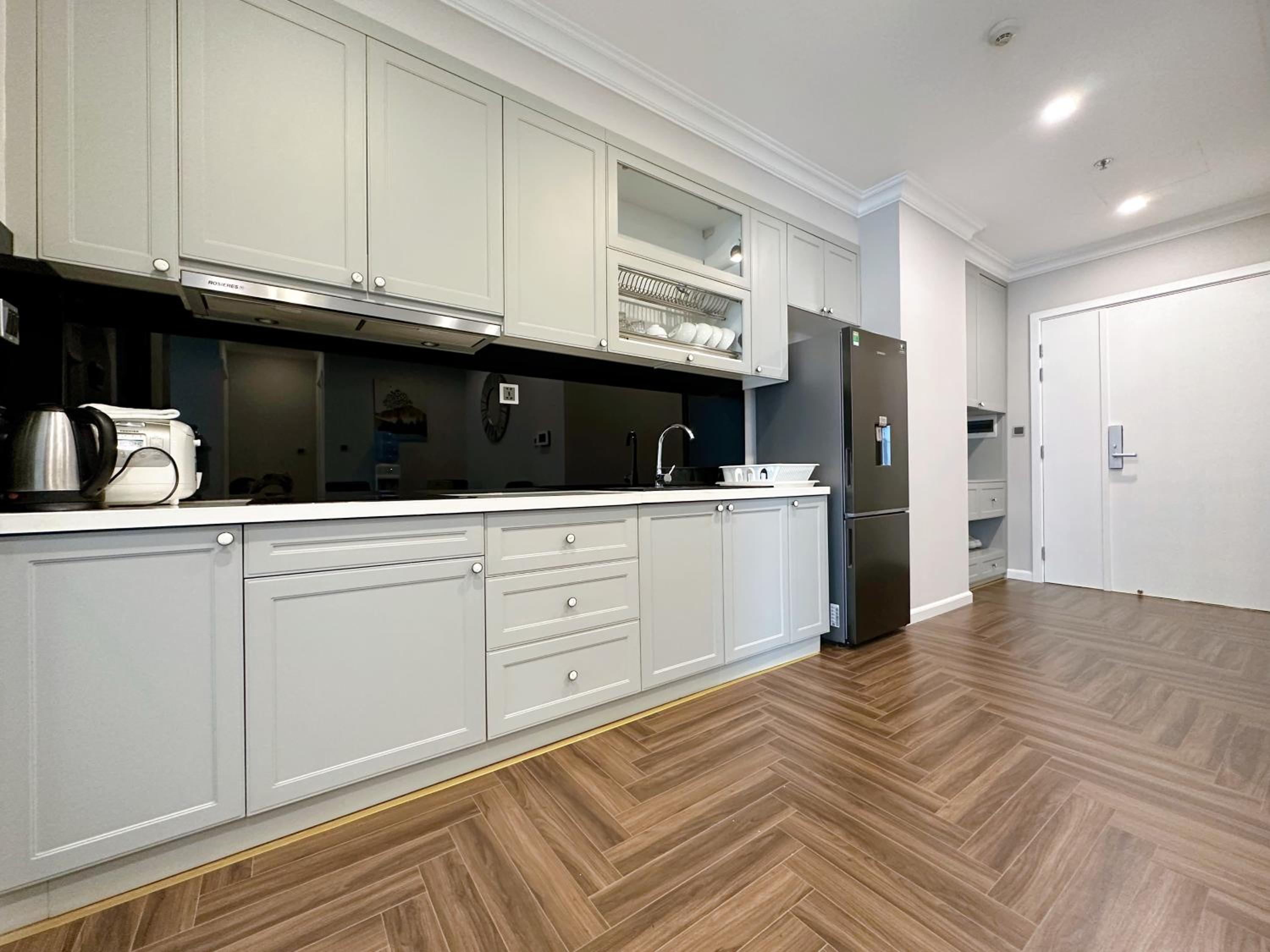 LUXURY APARTMENT VINHOME METROPOLIS next LOTTE Center,Japan Embassy