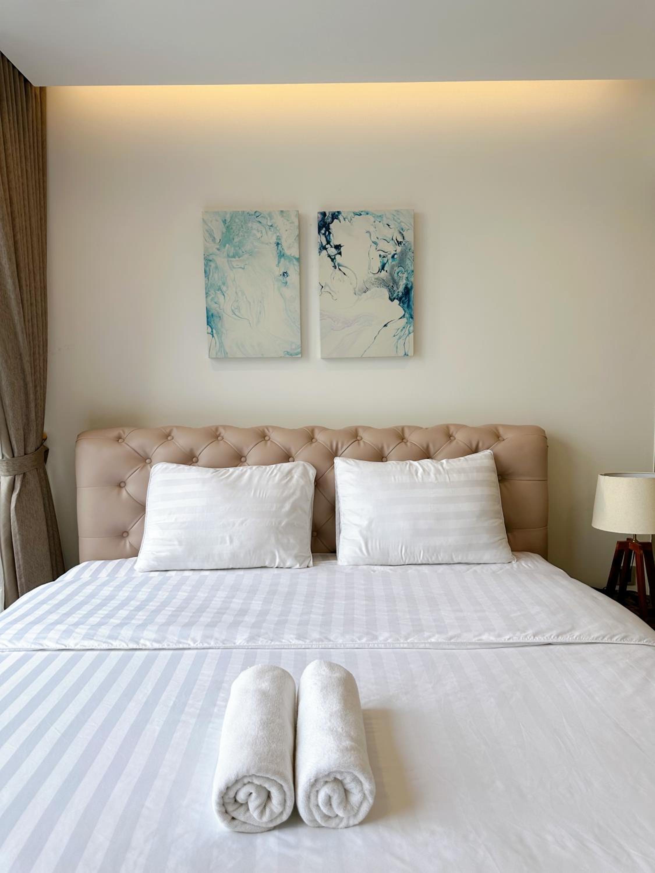 LUXURY APARTMENT VINHOME METROPOLIS next LOTTE Center,Japan Embassy