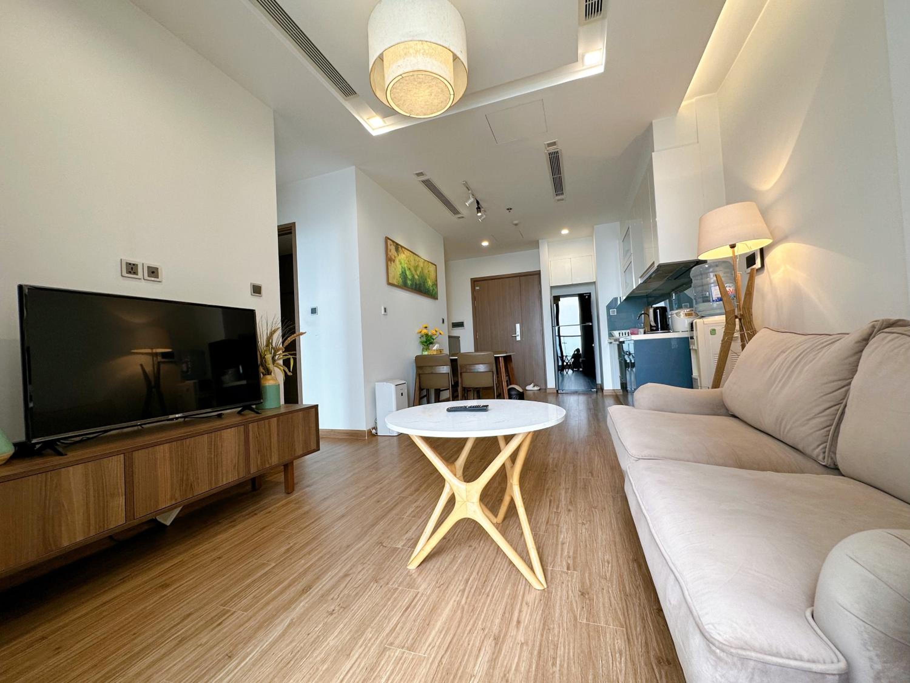 LUXURY APARTMENT VINHOME METROPOLIS next LOTTE Center,Japan Embassy