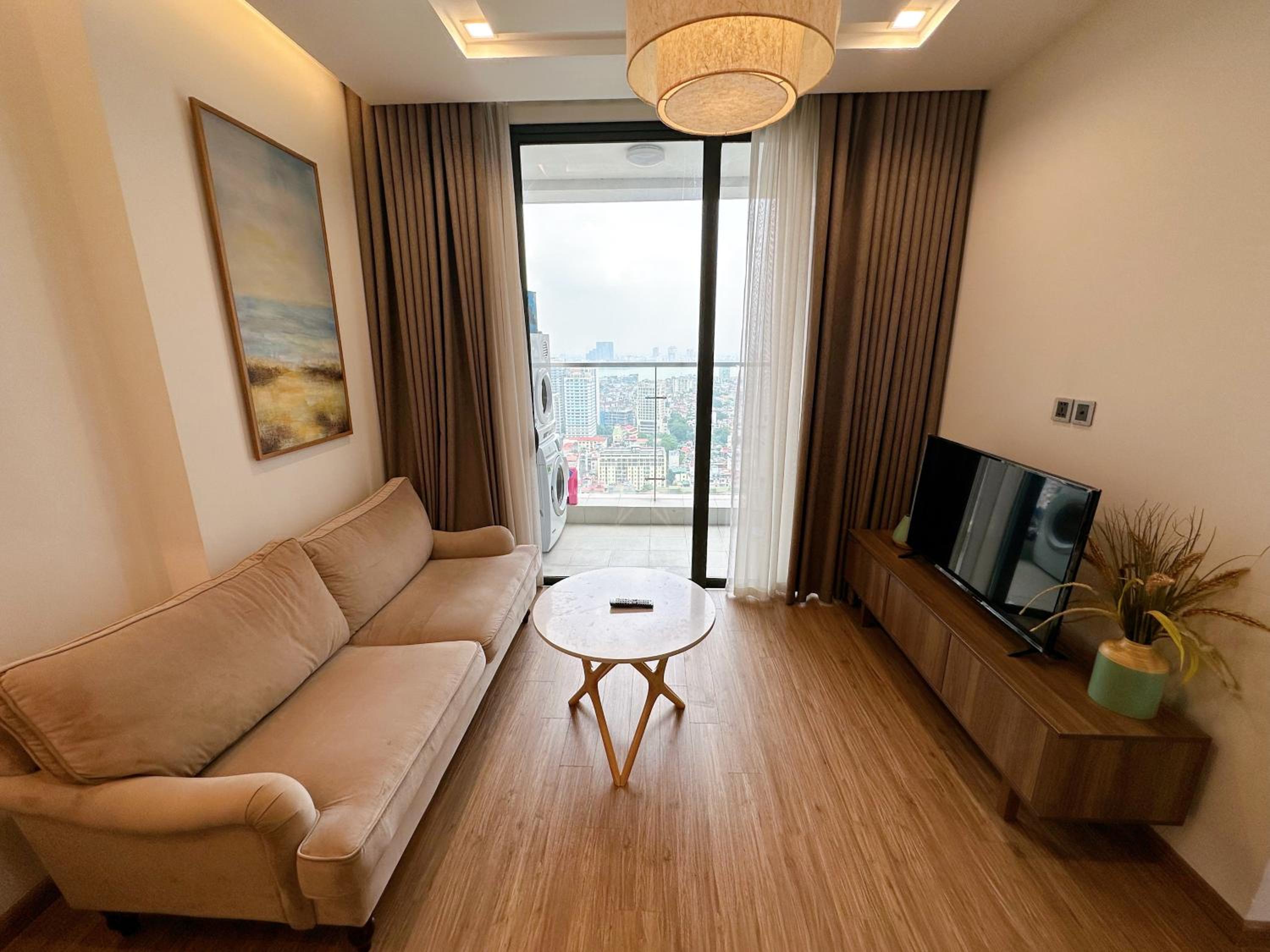 LUXURY APARTMENT VINHOME METROPOLIS next LOTTE Center,Japan Embassy