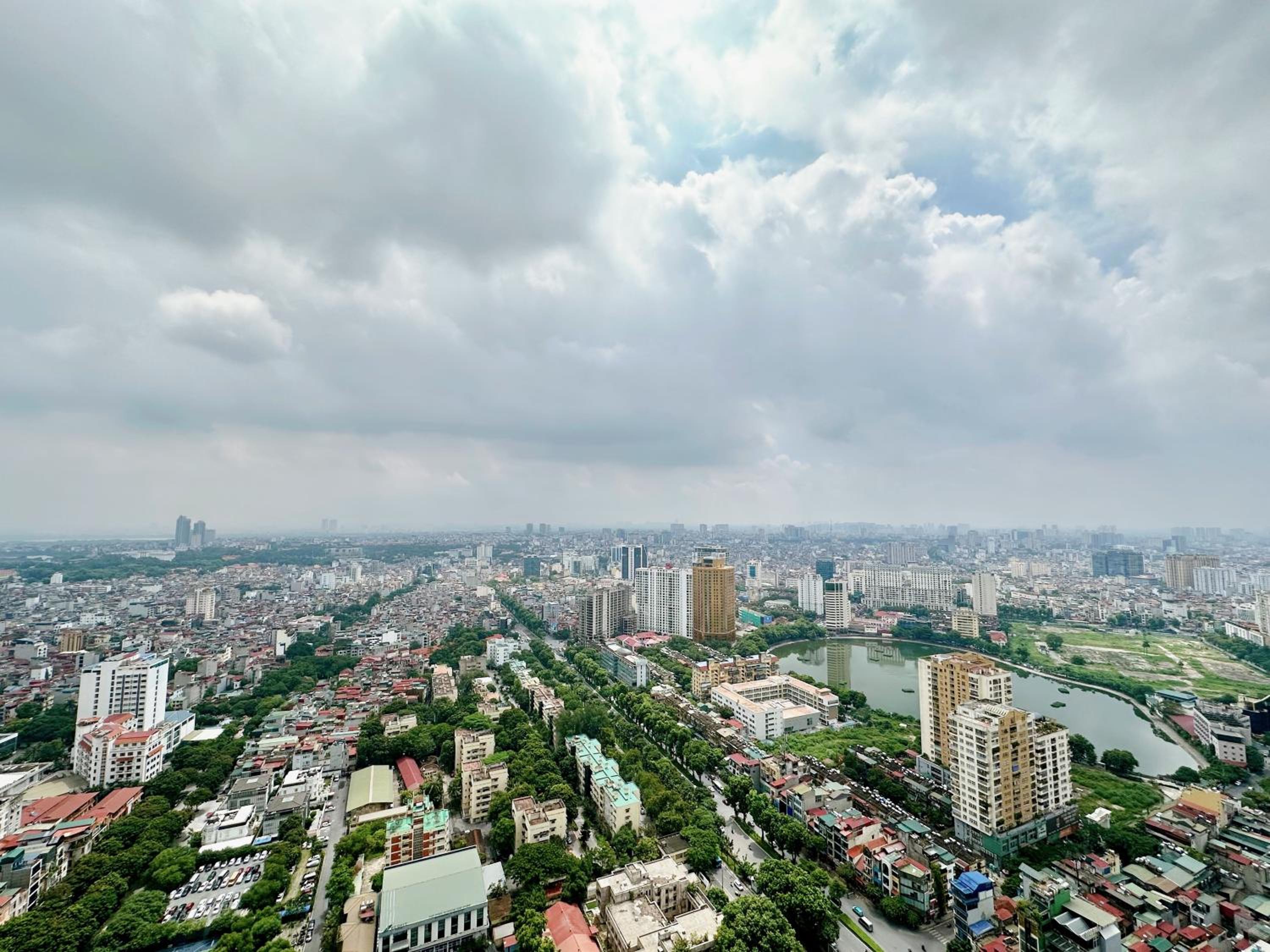 LUXURY APARTMENT VINHOME METROPOLIS next LOTTE Center,Japan Embassy
