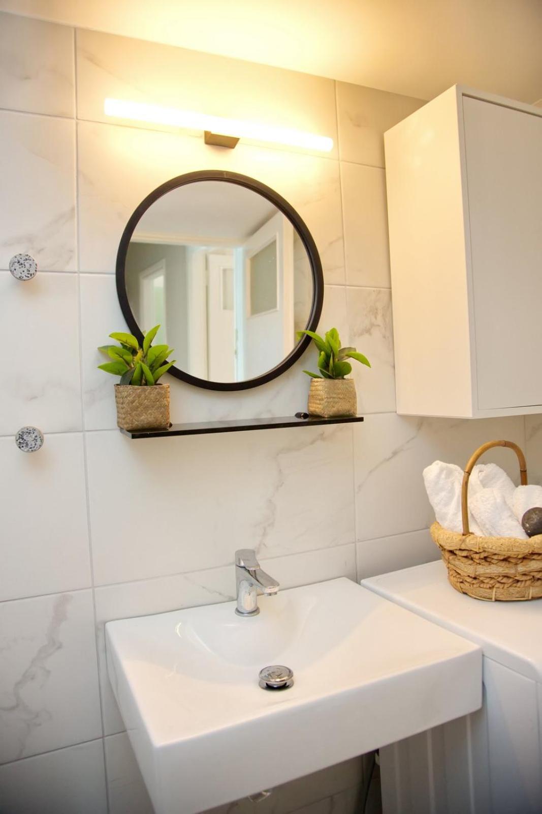 Aroura Homes 2BR Central Balcony Apt Metro