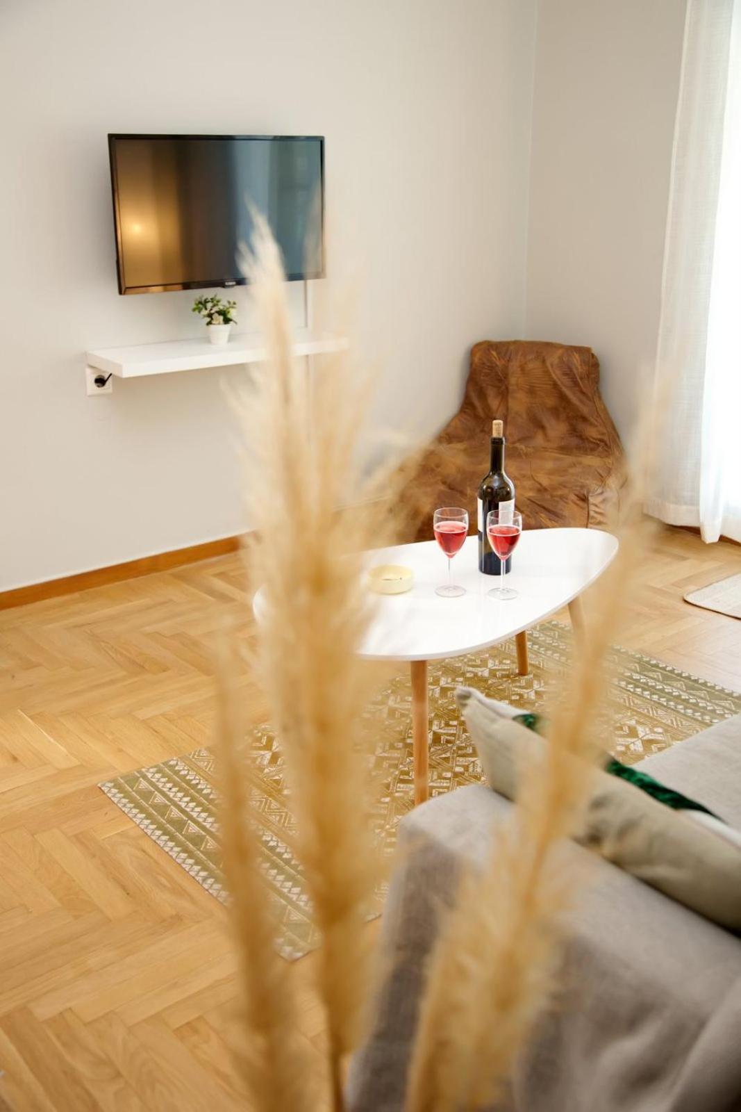Aroura Homes 2BR Central Balcony Apt Metro