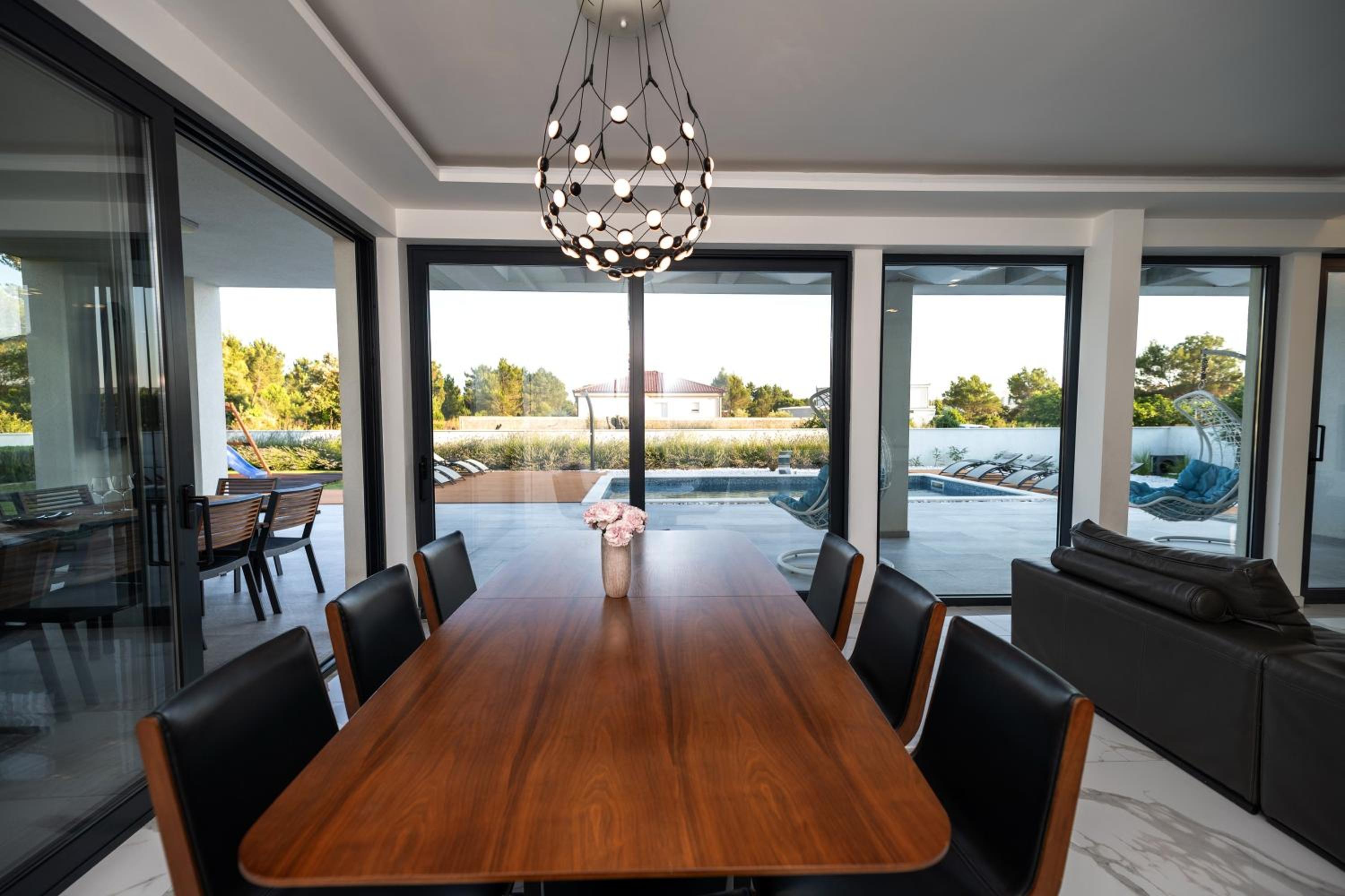 Photo 99