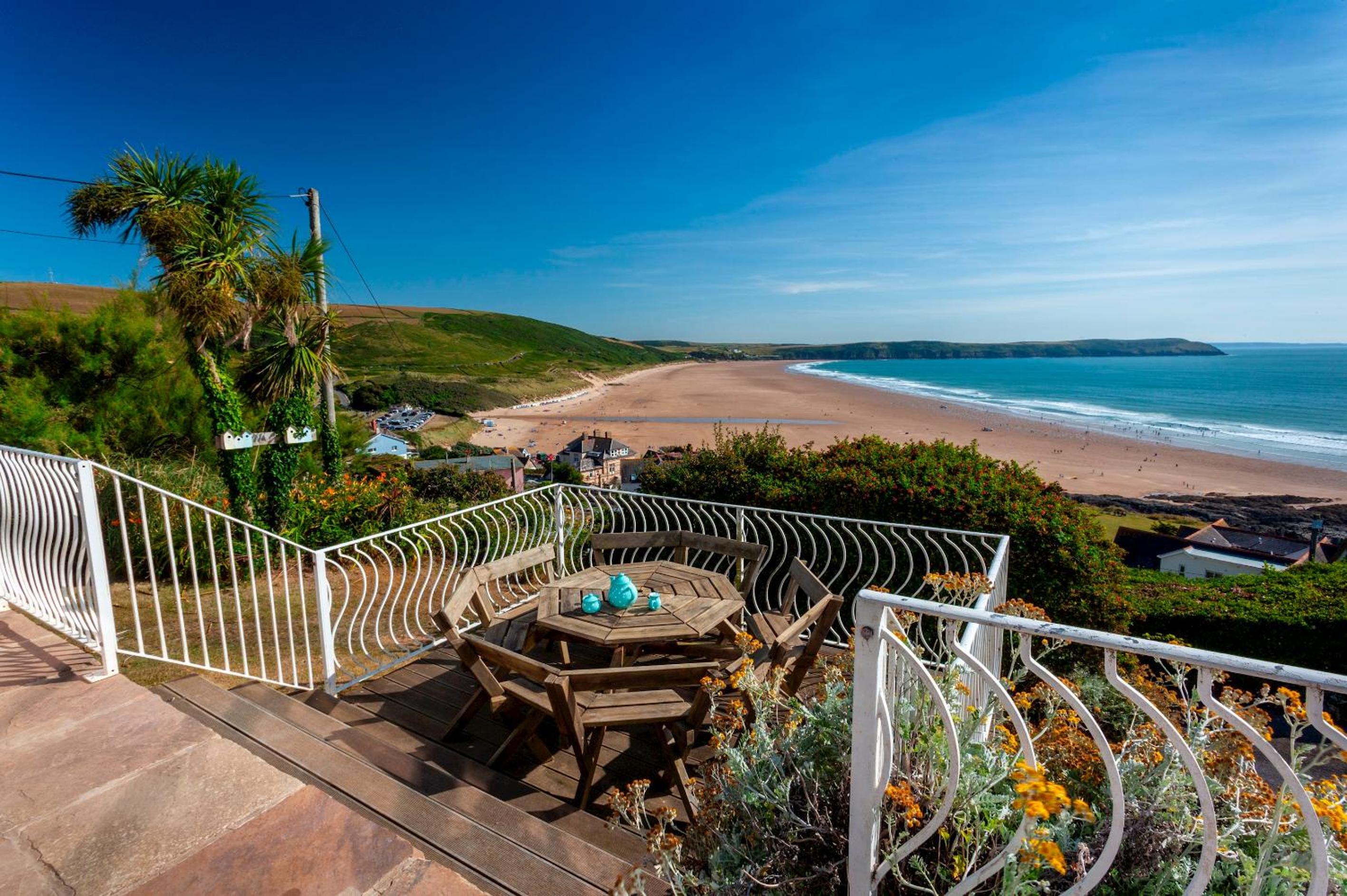 Superb Panoramic Sea Views Sleeps 10 Pet Friendly view 4