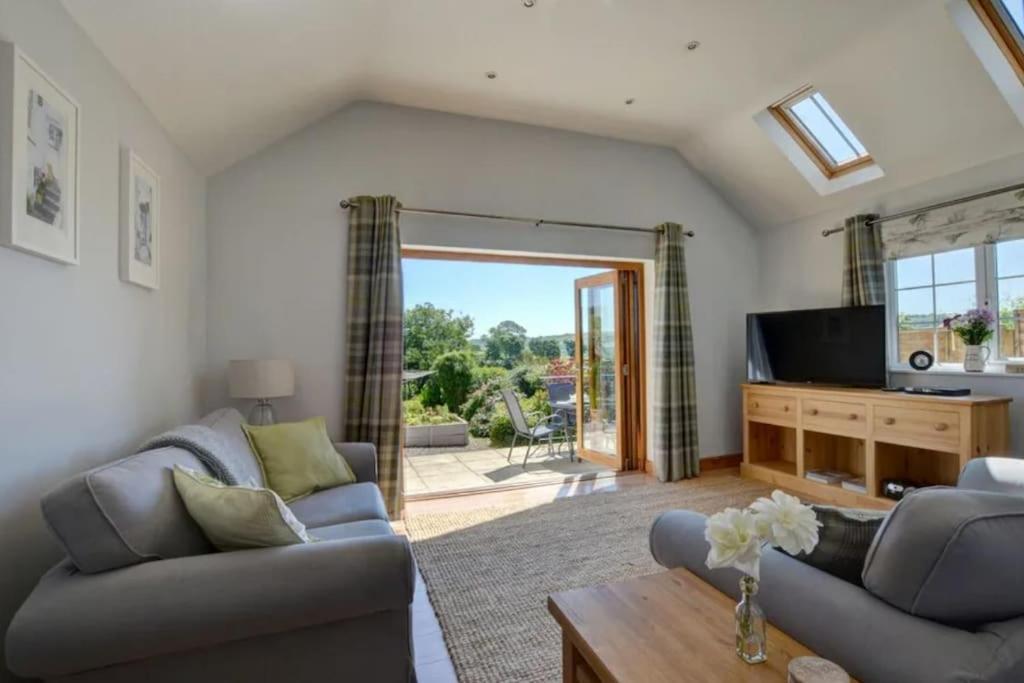 2 bed garden cottage nestled on the edge of Exmoor view 2