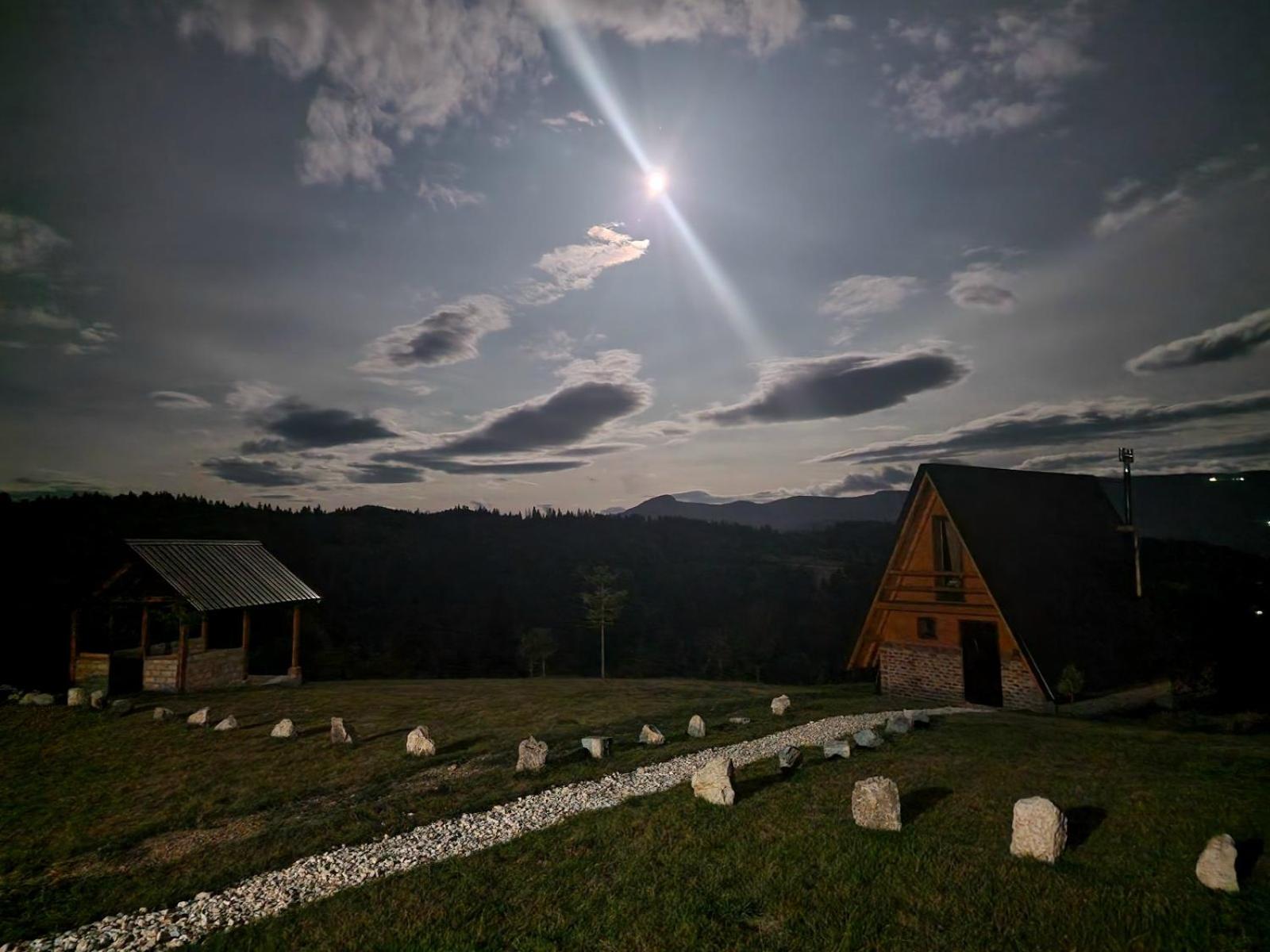 Vikendica Tromedja Pale