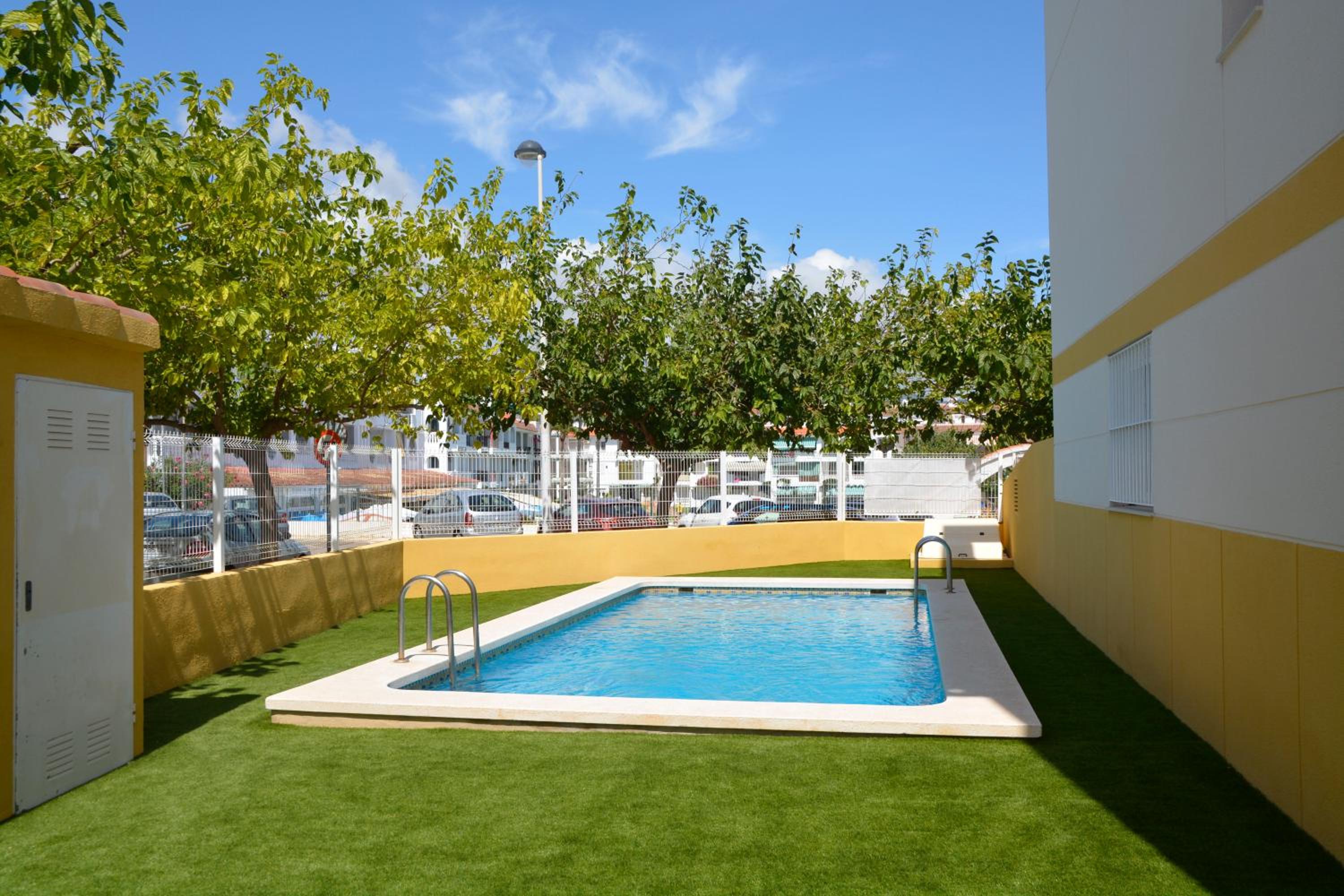 Kione Villamar view 4