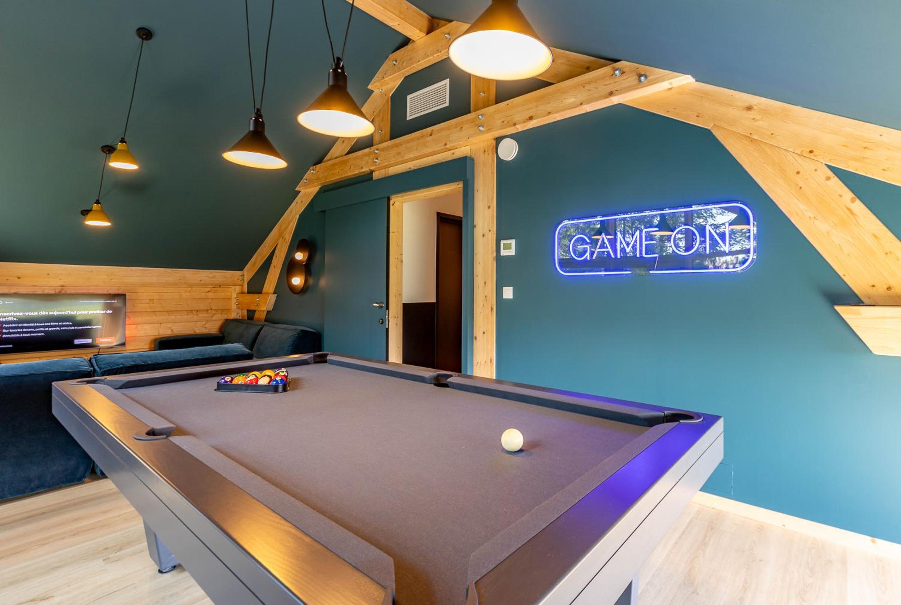 Villa Wood - Gîte de prestige en Ardennes - 10 personnes - Sauna, jacuzzi, piscine et billard