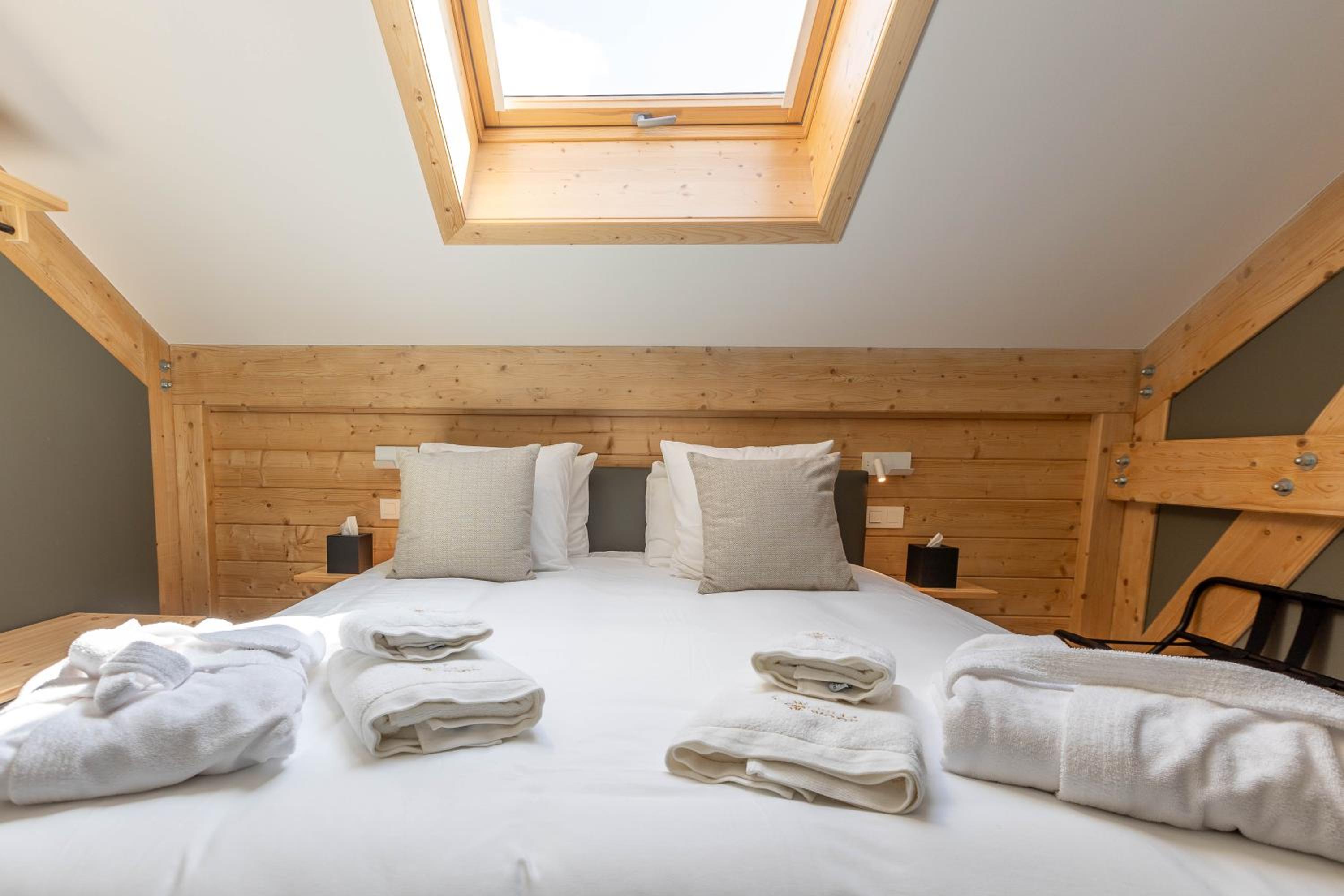 Villa Wood - Gîte de prestige en Ardennes - 10 personnes - Sauna, jacuzzi, piscine et billard