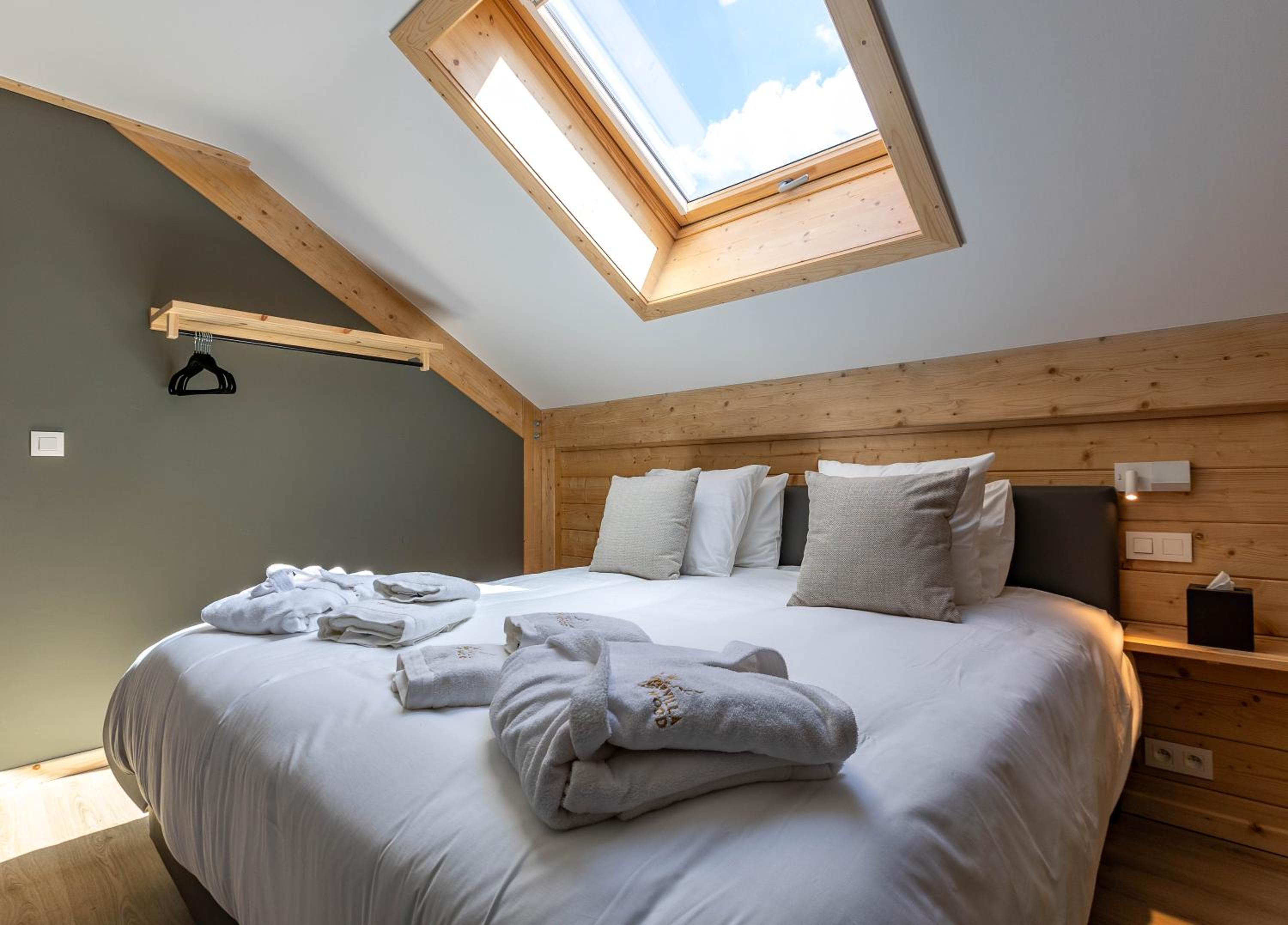 Villa Wood - Gîte de prestige en Ardennes - 10 personnes - Sauna, jacuzzi, piscine et billard
