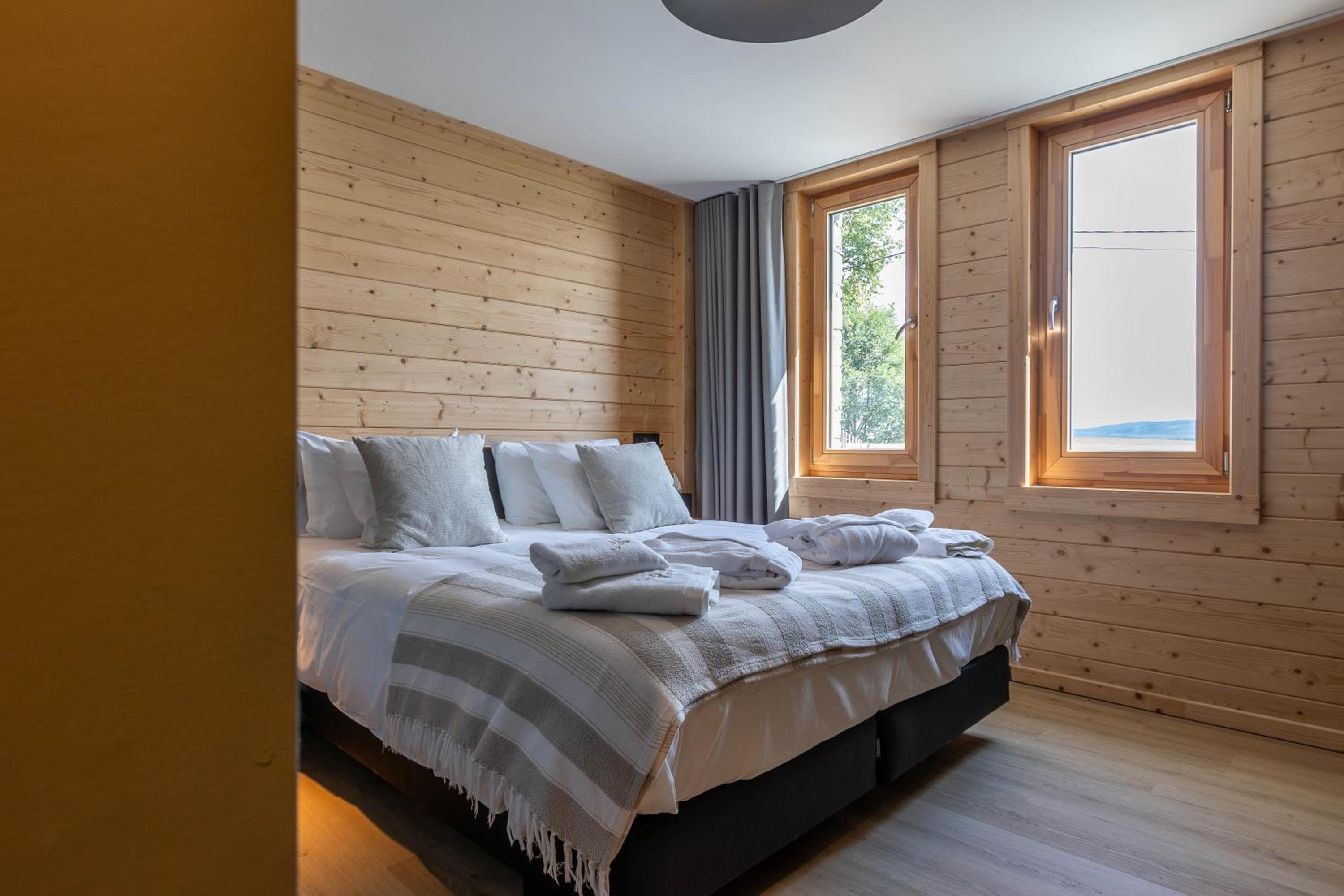 Villa Wood - Gîte de prestige en Ardennes - 10 personnes - Sauna, jacuzzi, piscine et billard