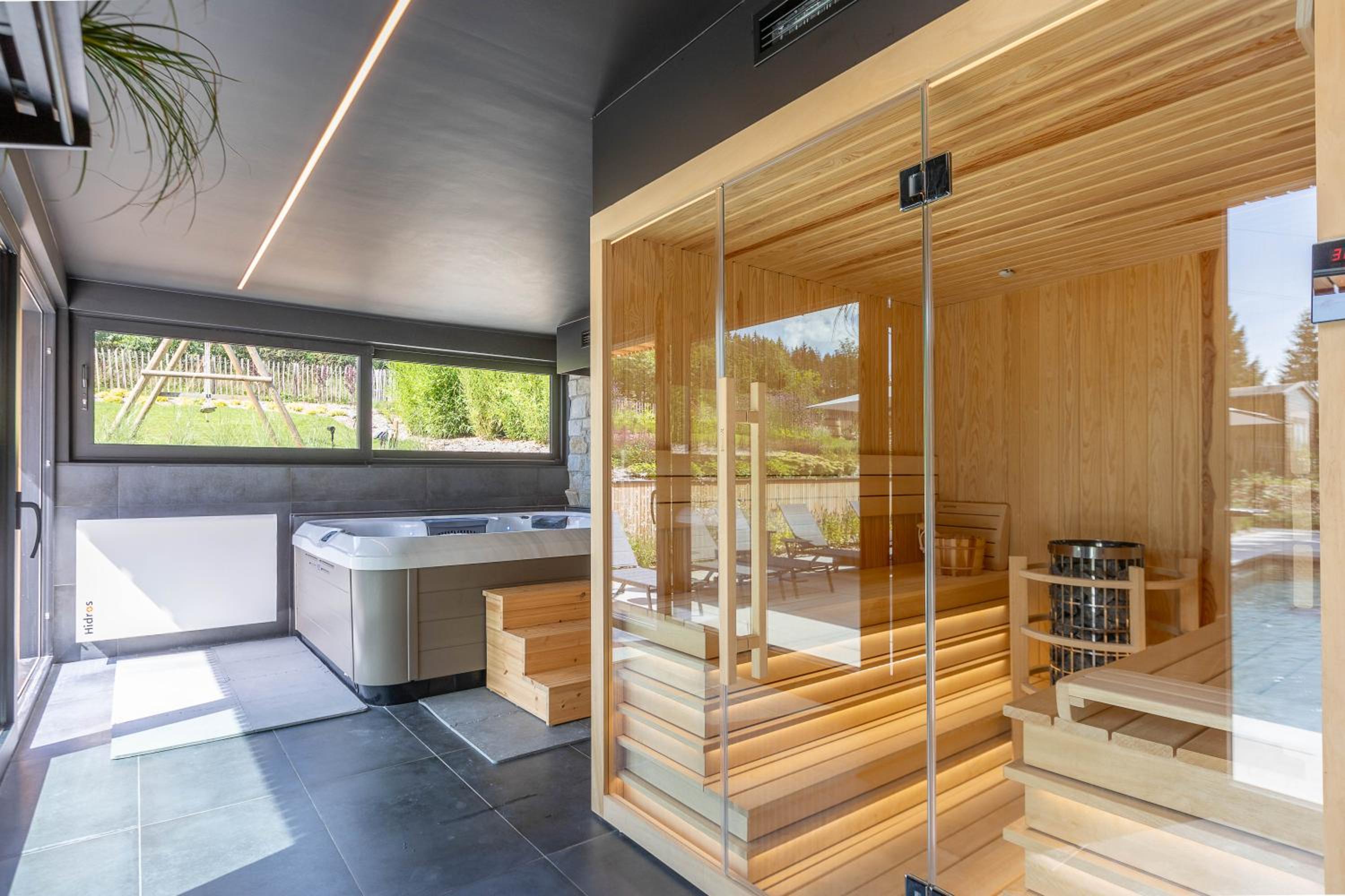 Villa Wood - Gîte de prestige en Ardennes - 10 personnes - Sauna, jacuzzi, piscine et billard