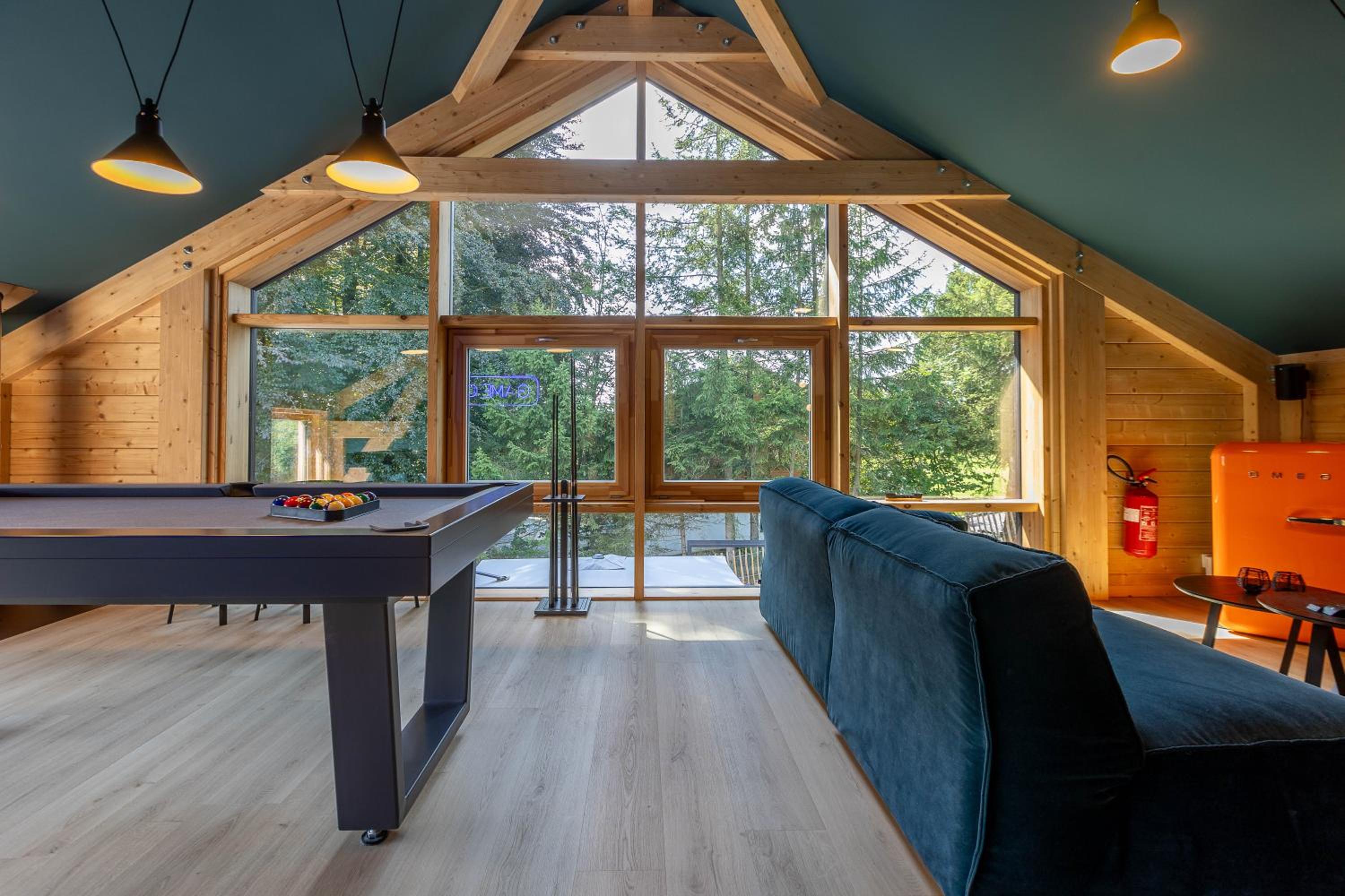 Villa Wood - Gîte de prestige en Ardennes - 10 personnes - Sauna, jacuzzi, piscine et billard