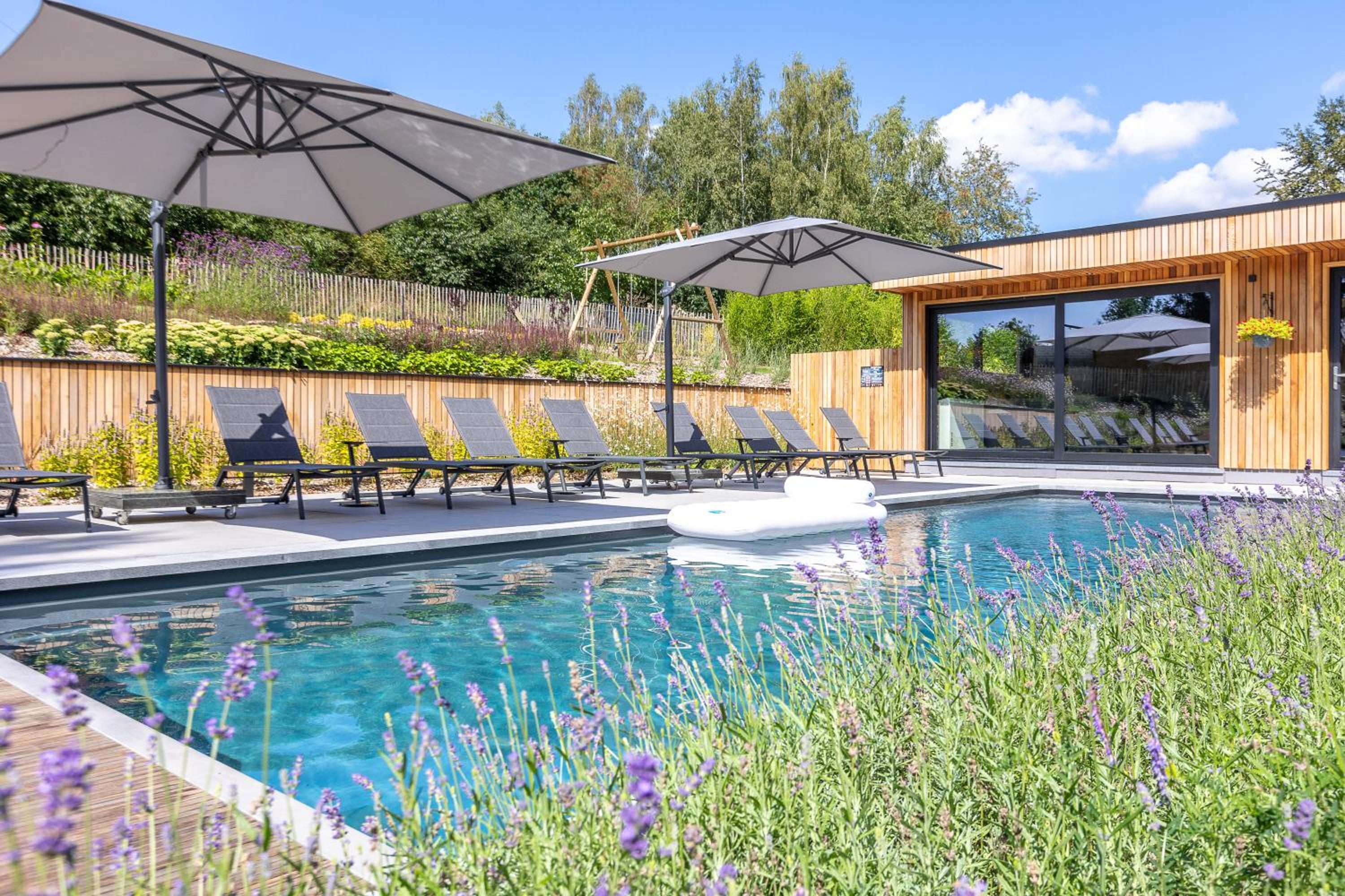 Villa Wood - Gîte de prestige en Ardennes - 10 personnes - Sauna, jacuzzi, piscine et billard