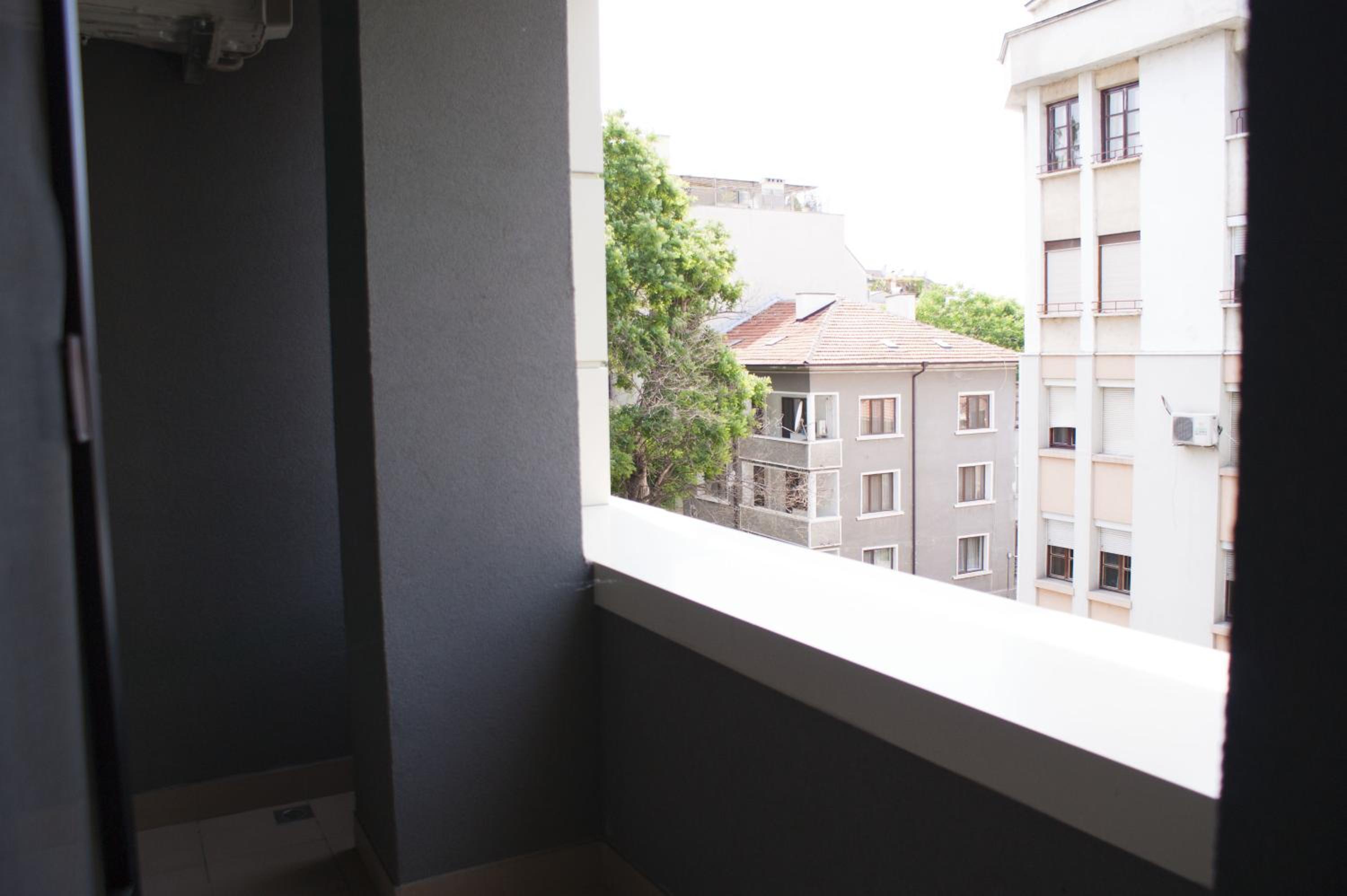 Lux 1 Apartment with Free Parking