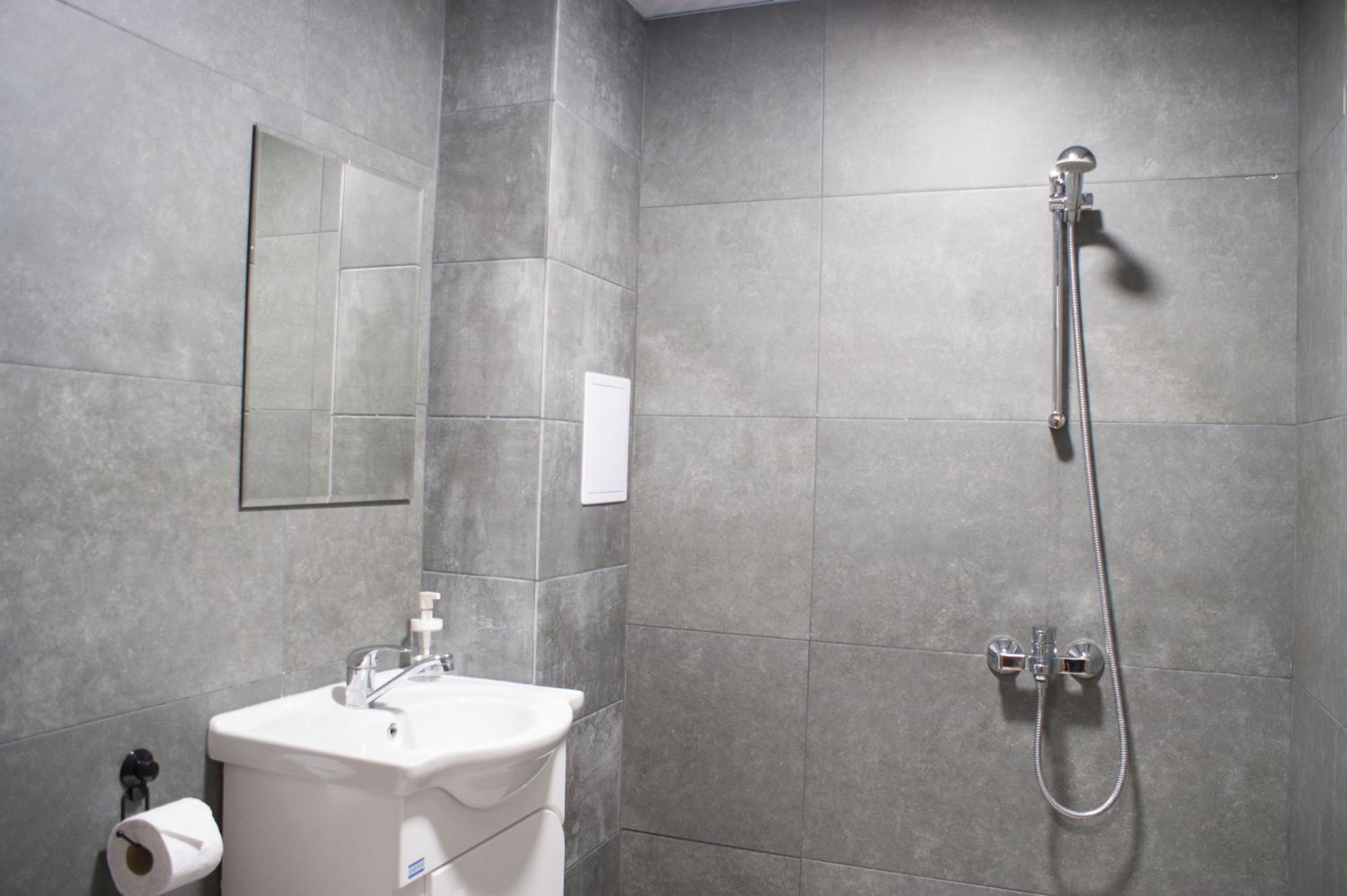 Lux 1 Apartment with Free Parking