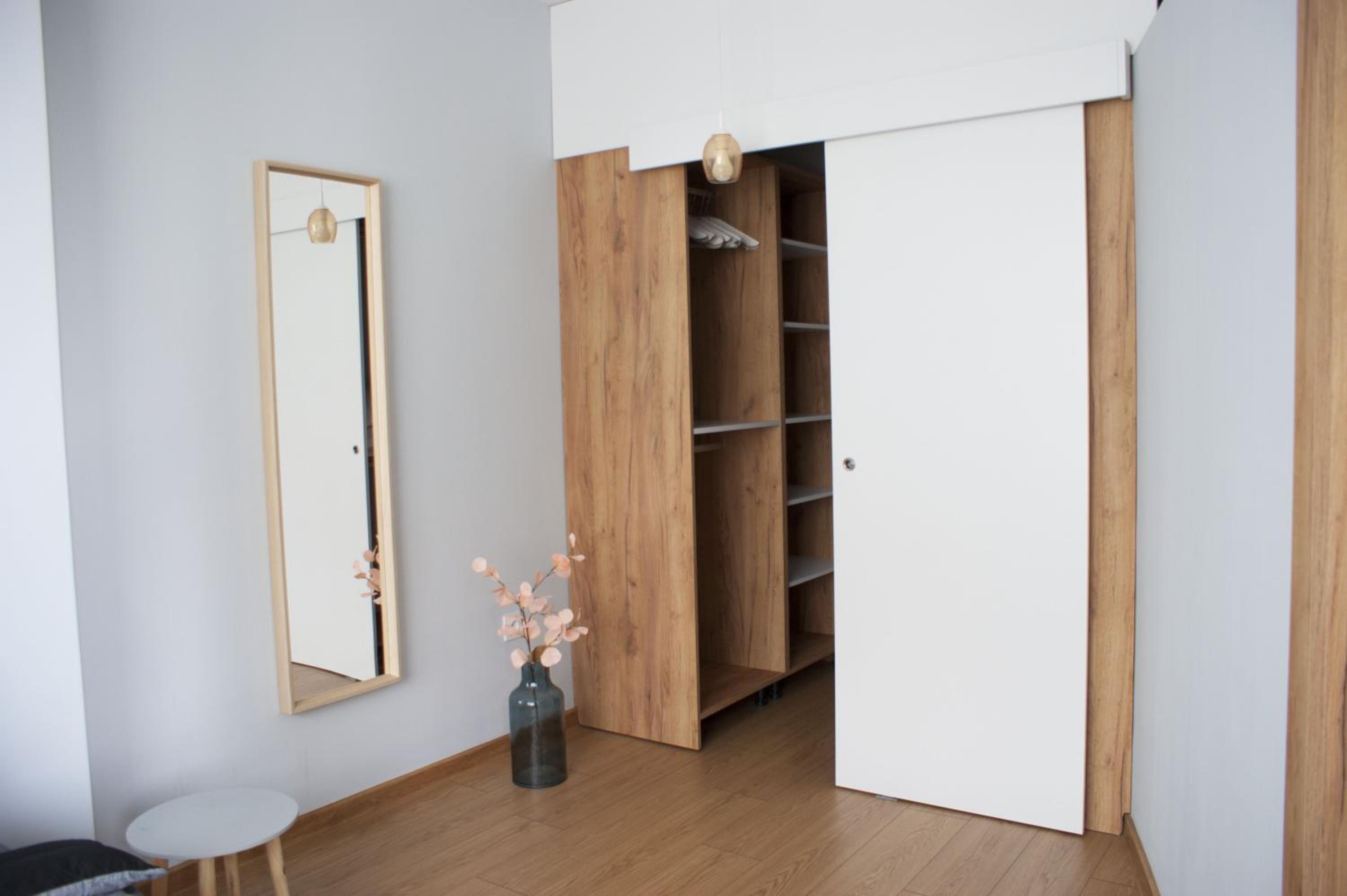 Lux 1 Apartment with Free Parking