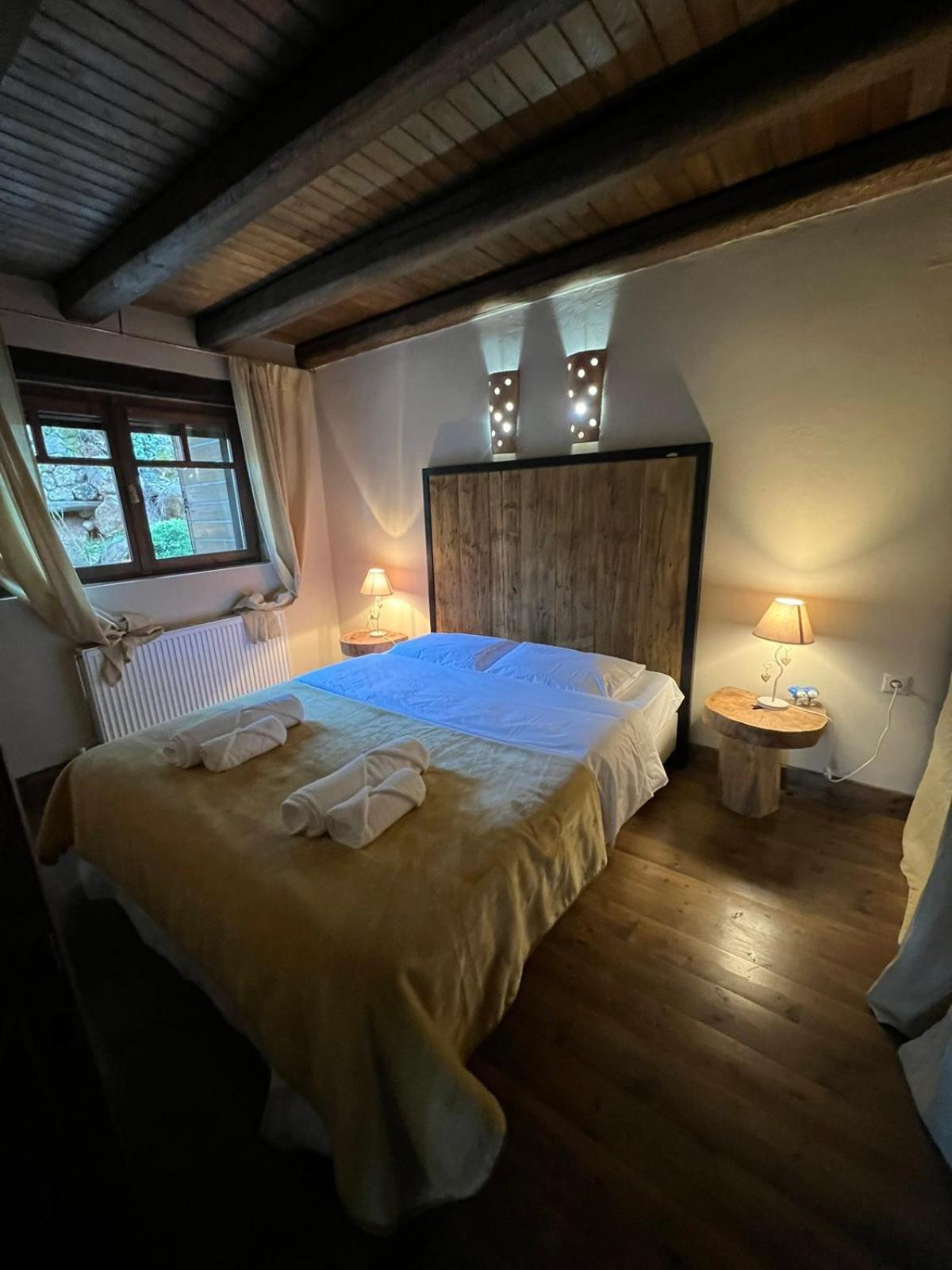 Forest Lodge