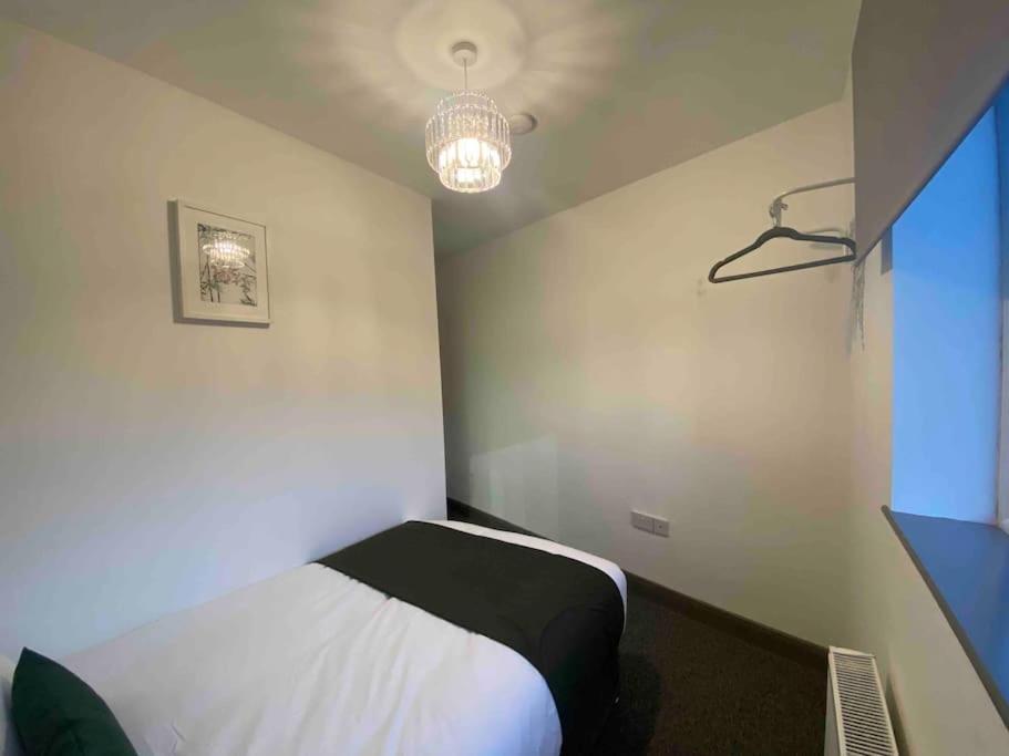 Private Ensuite Rooms with Kitchen - Ideal for Work & Travel view 5