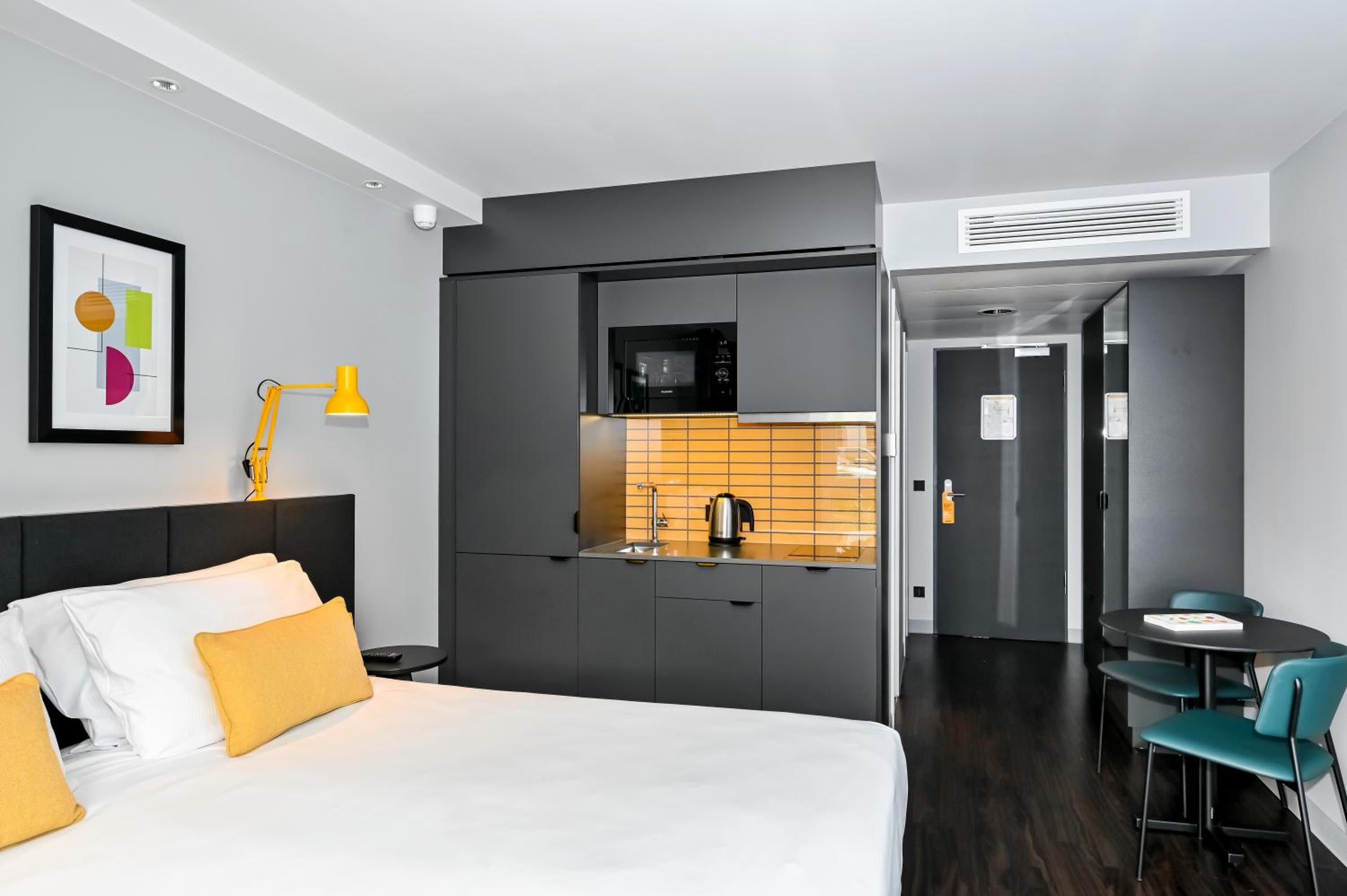 Staycity Aparthotels Heidelberg — photo 26