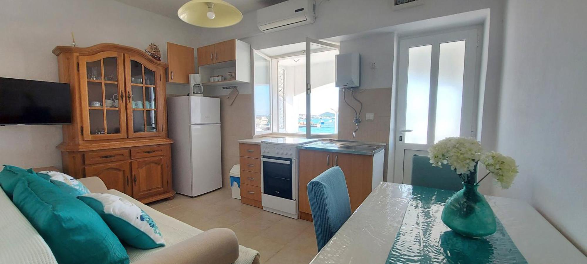 House Lucija with berth in Murter view 4
