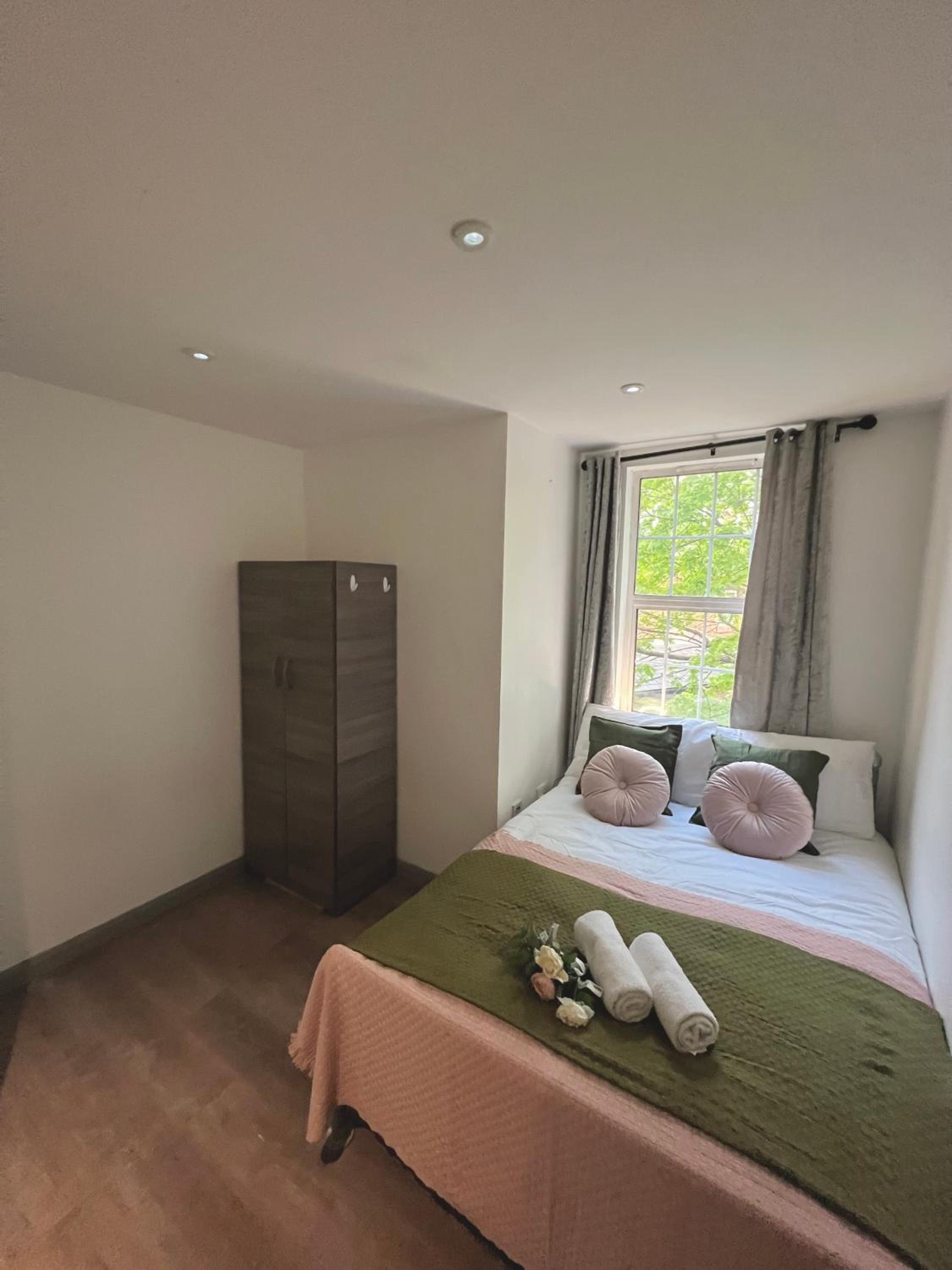 3 Bedroom Flat in King’s Cross, St Pancras’s. 2 minutes to Euston.