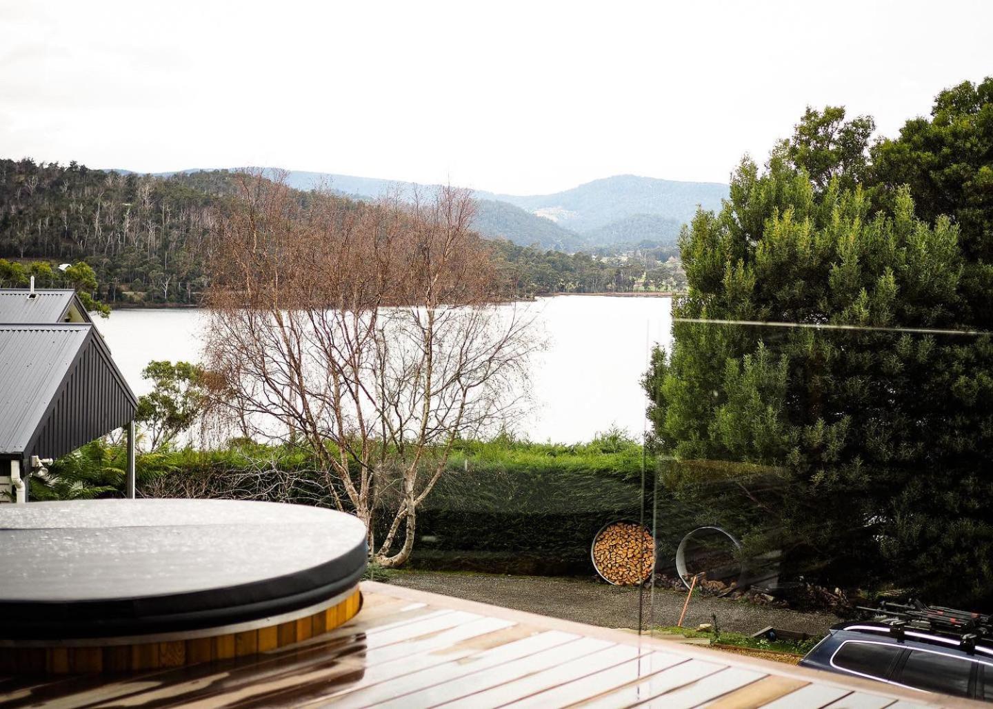 Woodland Bay Retreat-Hot tub,Sauna and Bayview Retreat
