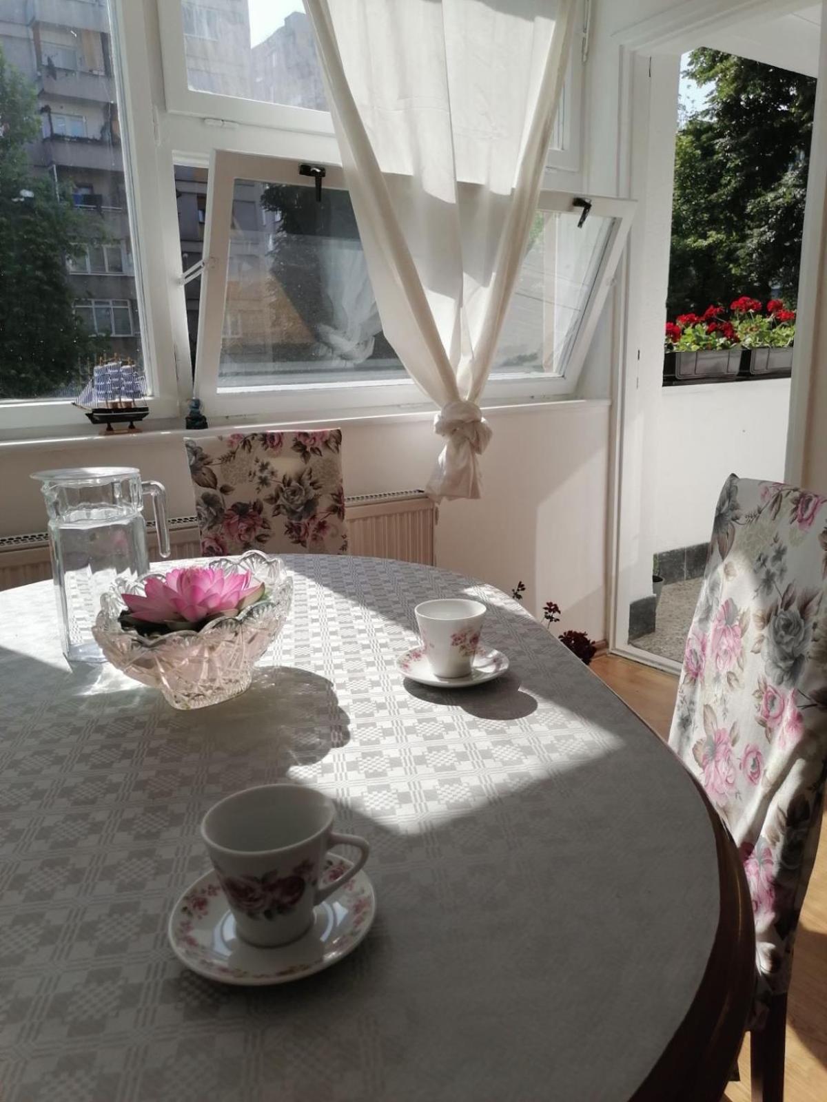 Flowers Apartment Tuzla
