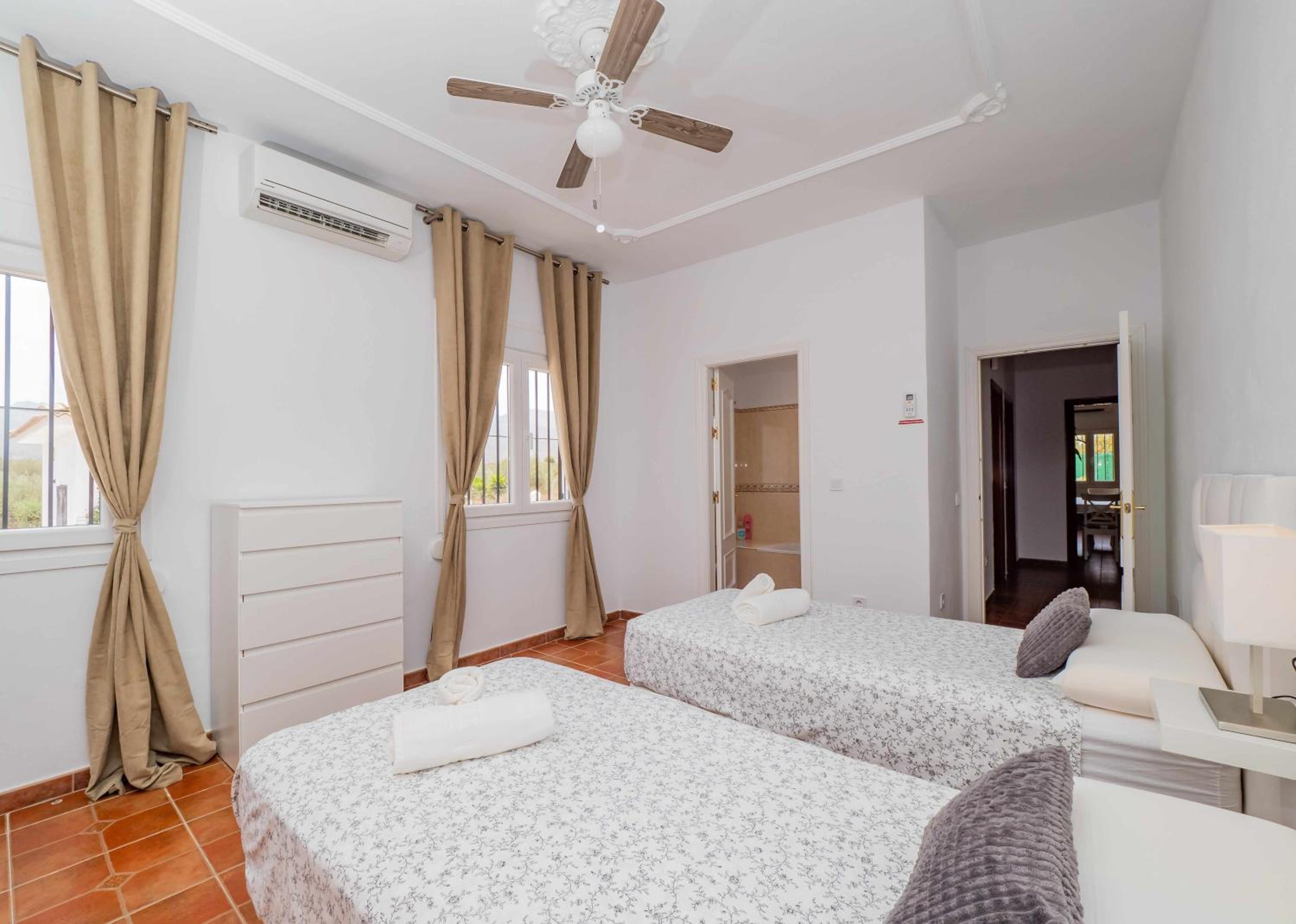 Villa Blanca Málaga - Private Villa - Heated Pool