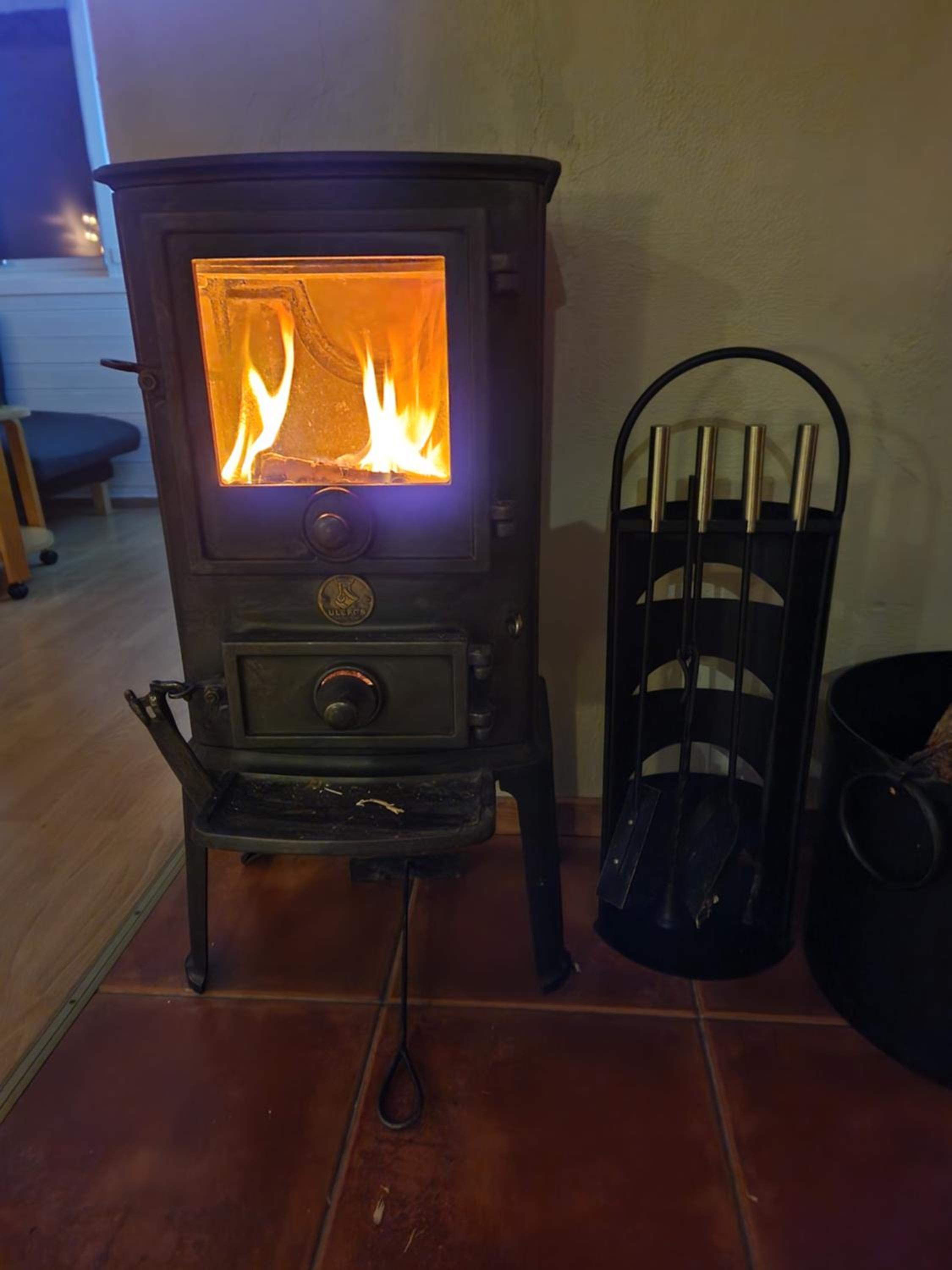 Warm and cozy cottage, Great location view 2