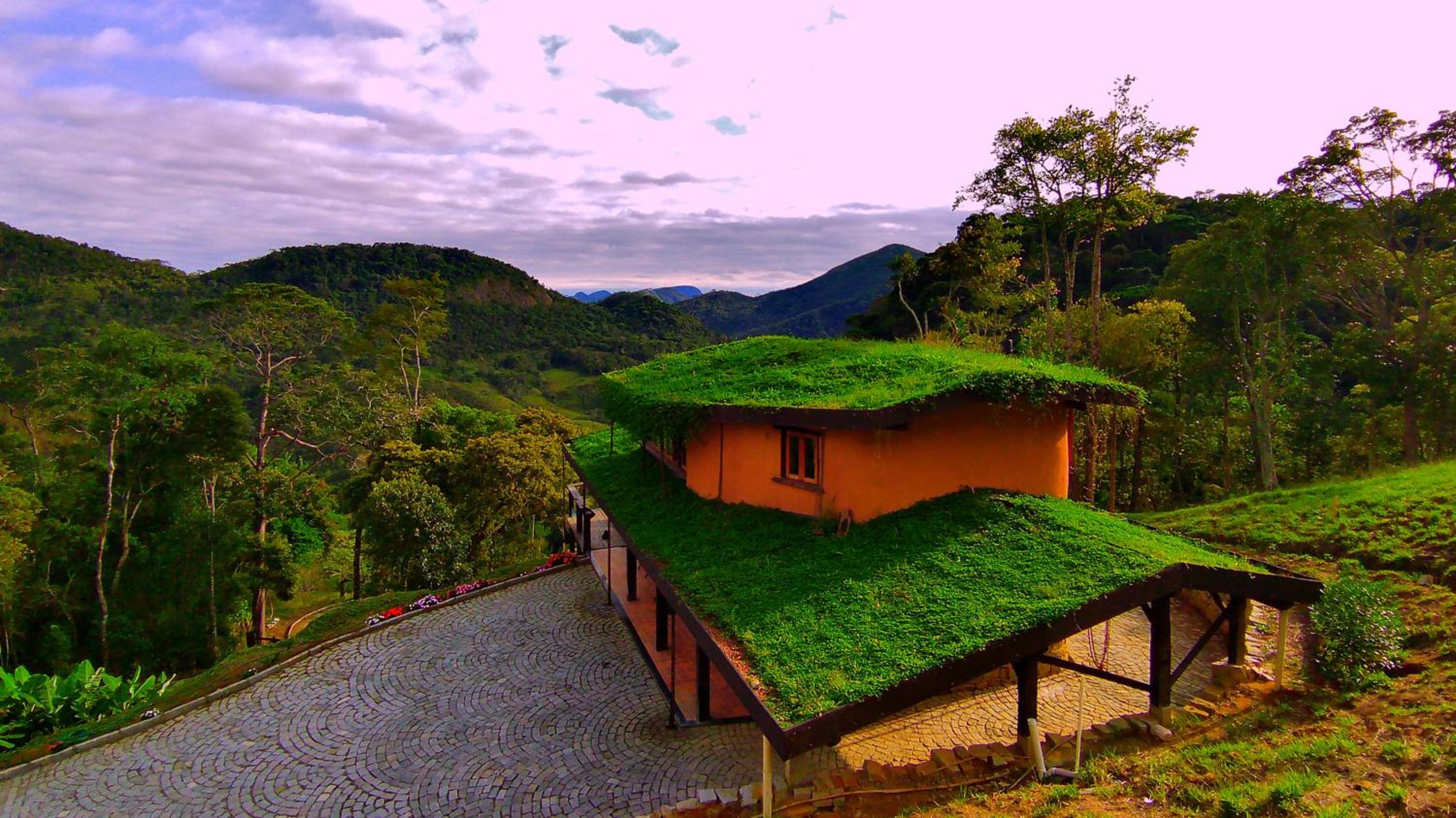 Eco Lodge de Construção Natural com Vista Panorâmica