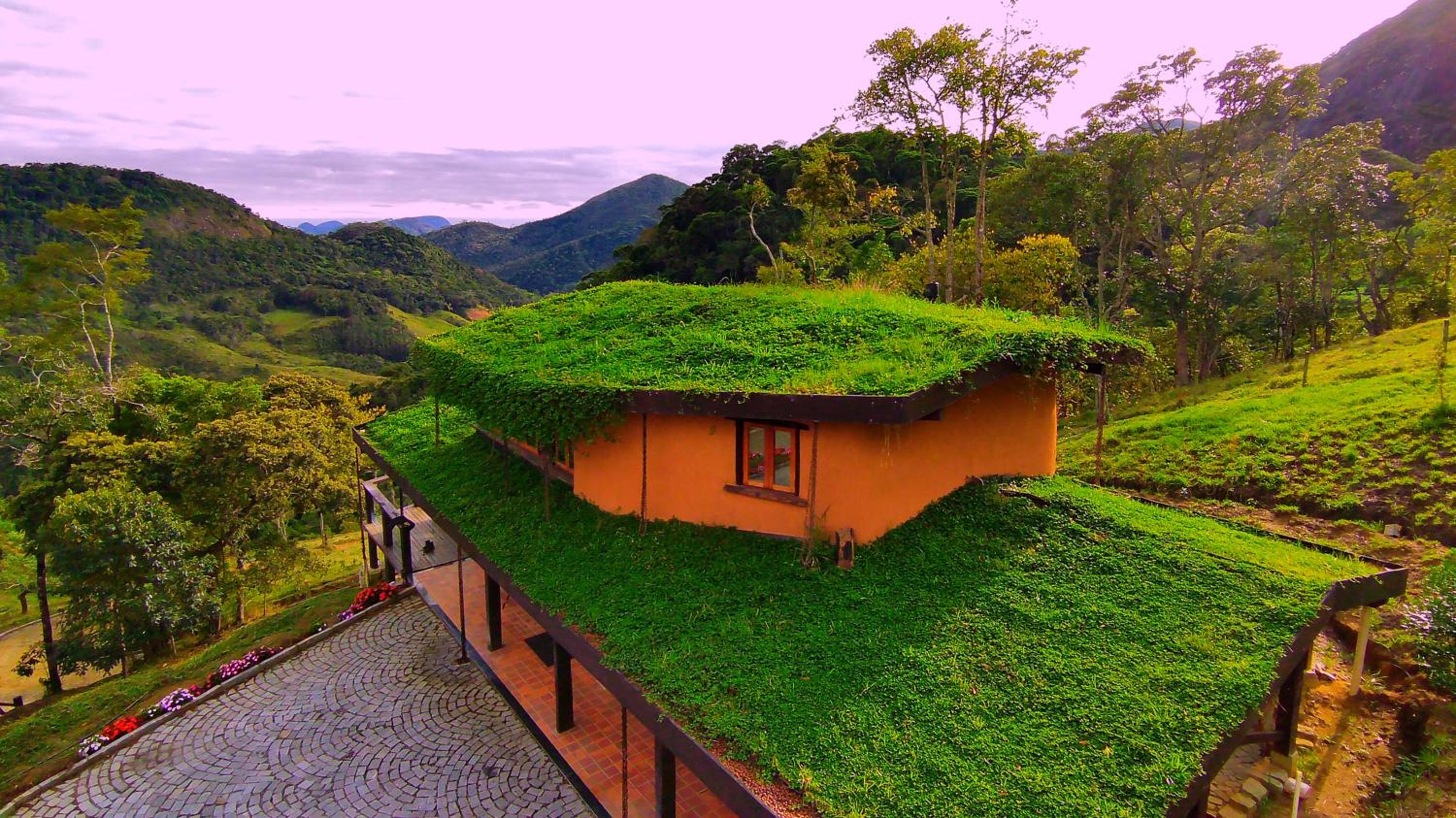 Eco Lodge de Construção Natural com Vista Panorâmica