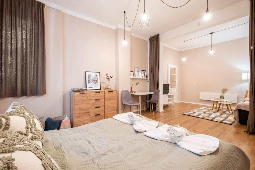 Top Centre 1 Bedroom Apt next to Vitosha Blvd.