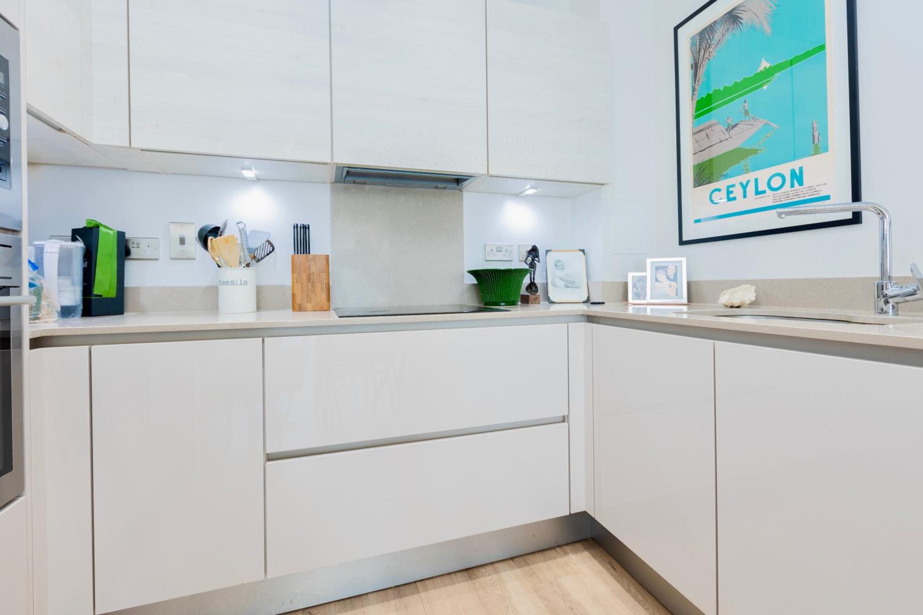 Modern 1 BR Flat wBalcony near Canary Wharf