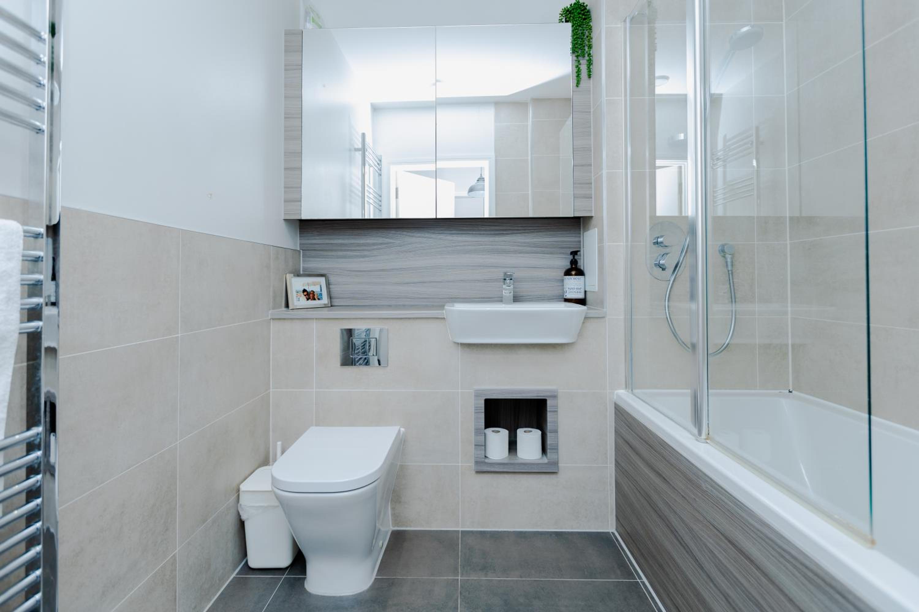Modern 1 BR Flat wBalcony near Canary Wharf