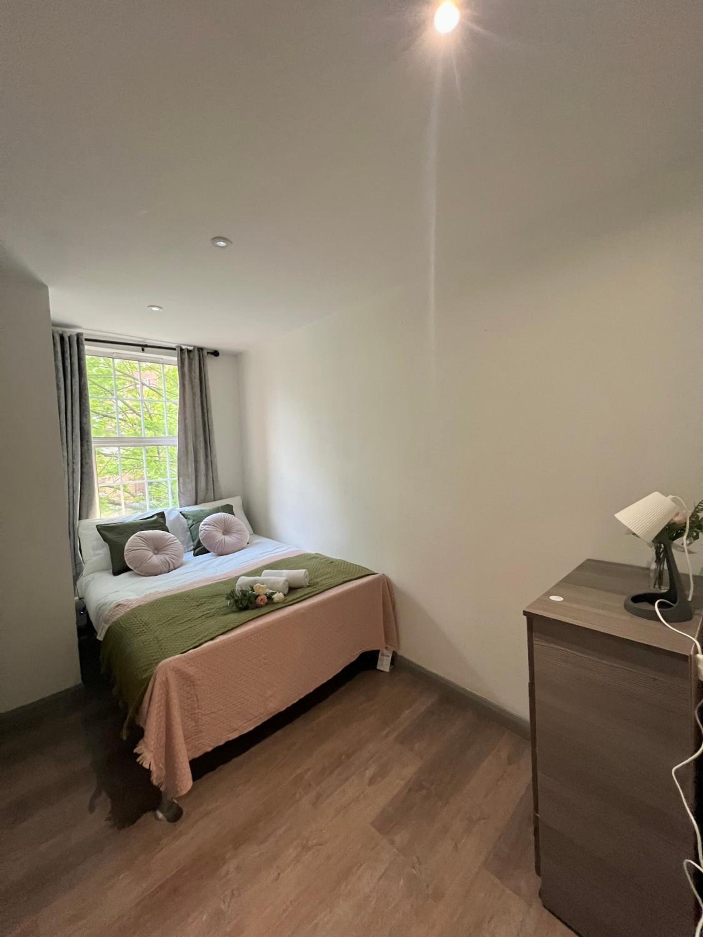 3 Bedroom Flat in King’s Cross, St Pancras’s. 2 minutes to Euston.