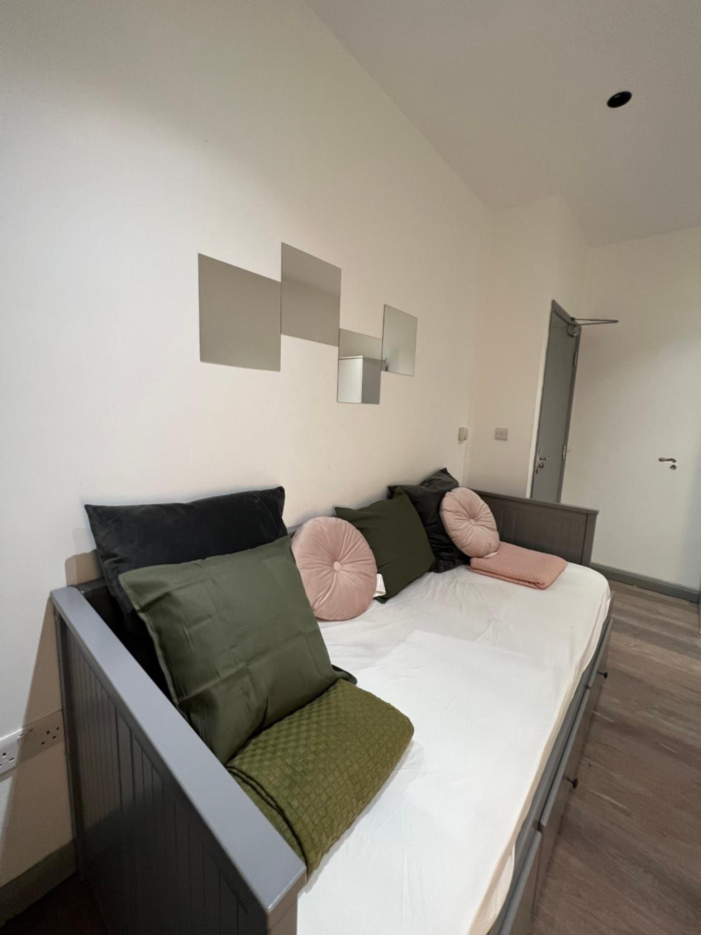 3 Bedroom Flat in King’s Cross, St Pancras’s. 2 minutes to Euston.