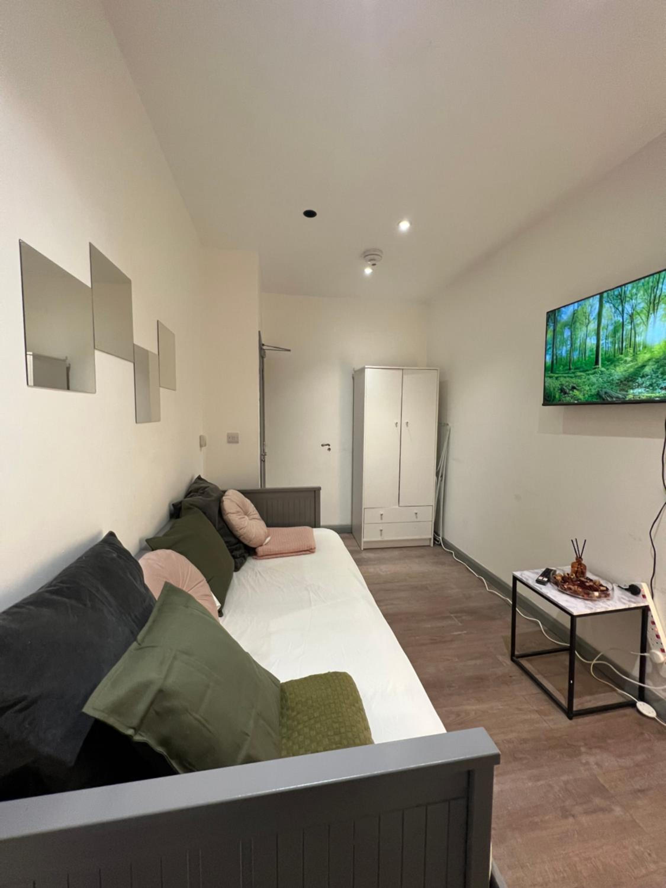 3 Bedroom Flat in King’s Cross, St Pancras’s. 2 minutes to Euston.
